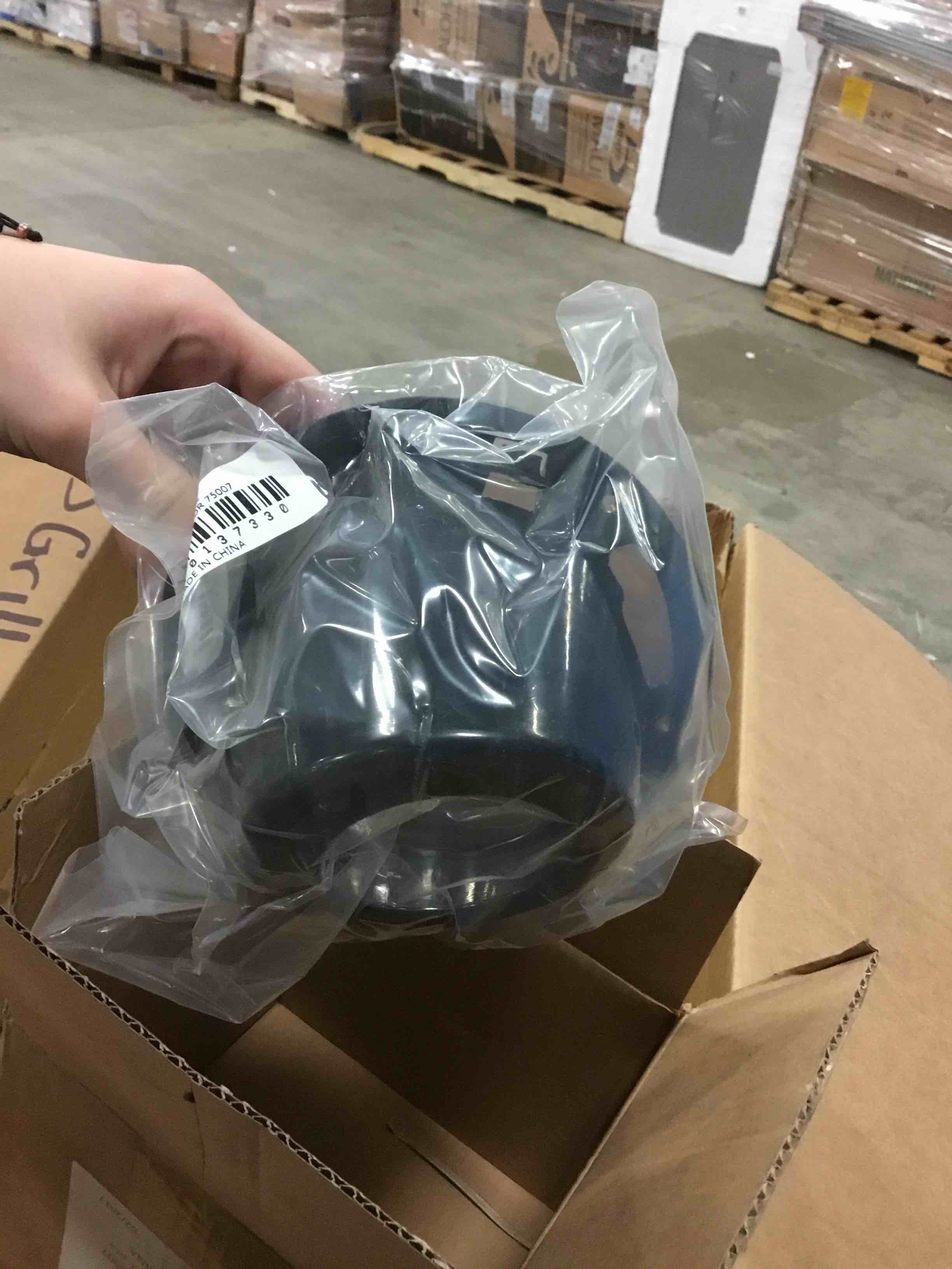 https://s3.amazonaws.com/lotting-images-prod/bidfta/_1711634302550.jpeg