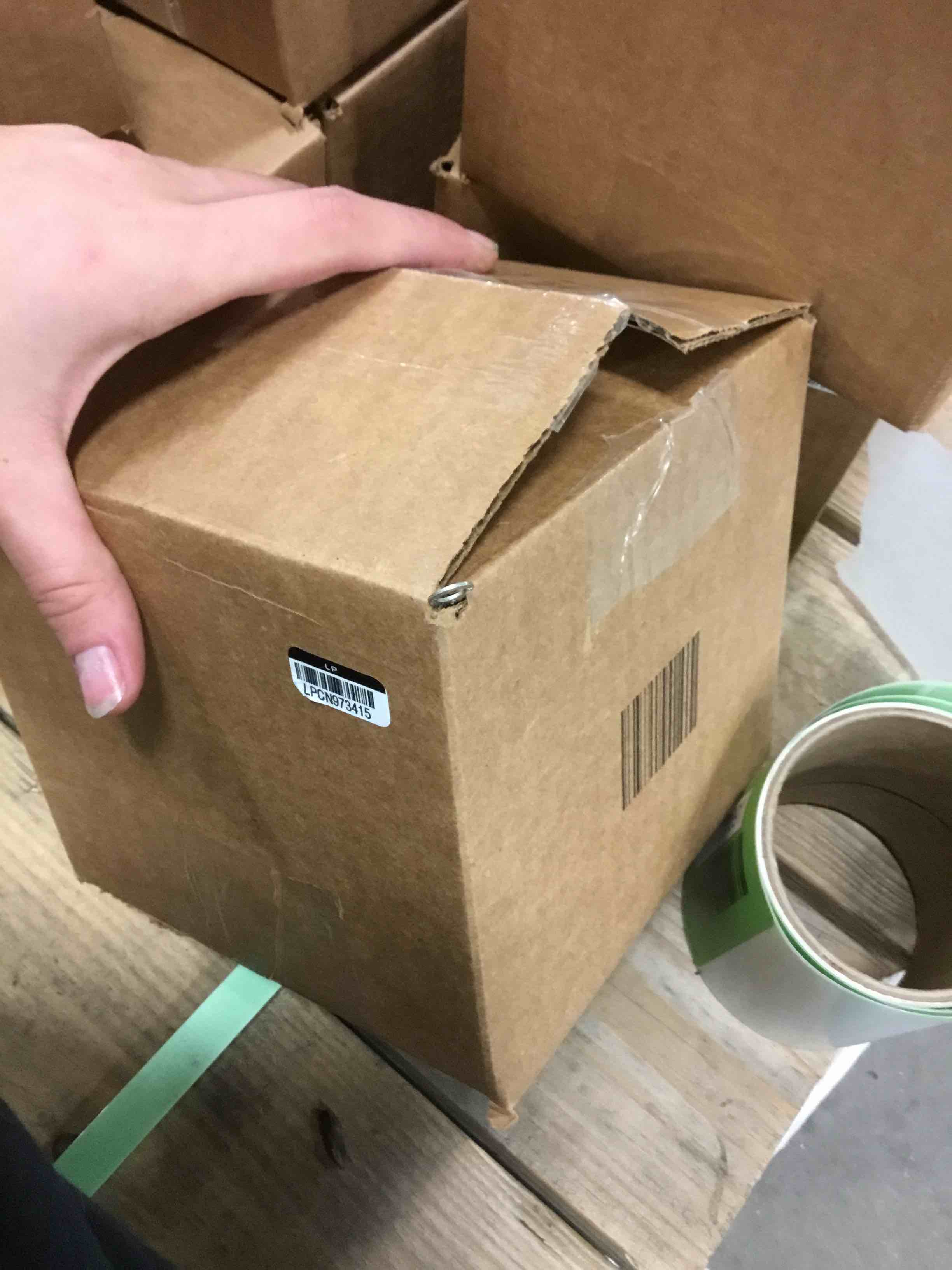 https://s3.amazonaws.com/lotting-images-prod/bidfta/_1711636811061.jpeg