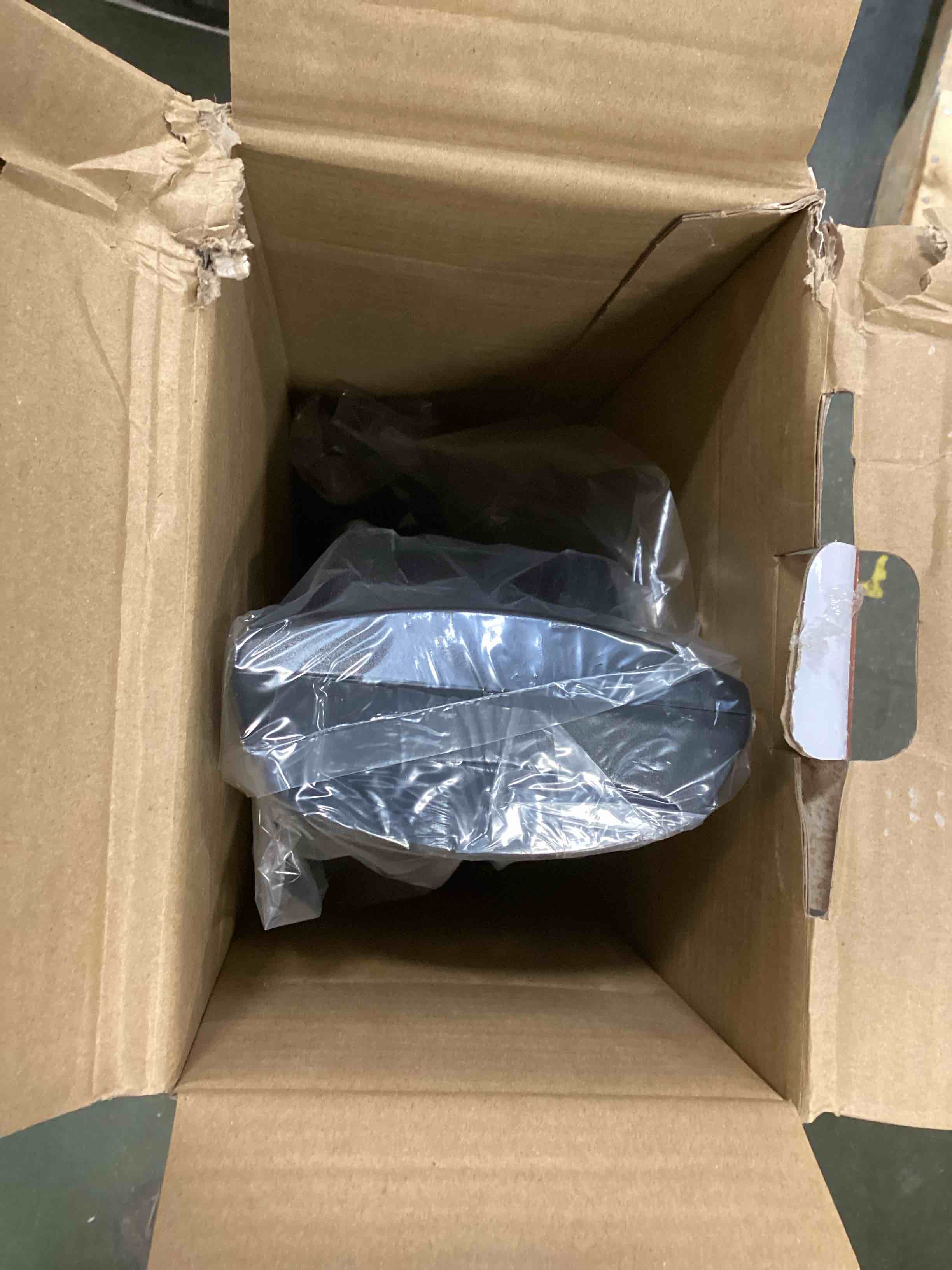 https://s3.amazonaws.com/lotting-images-prod/bidfta/_1711717919005.jpeg