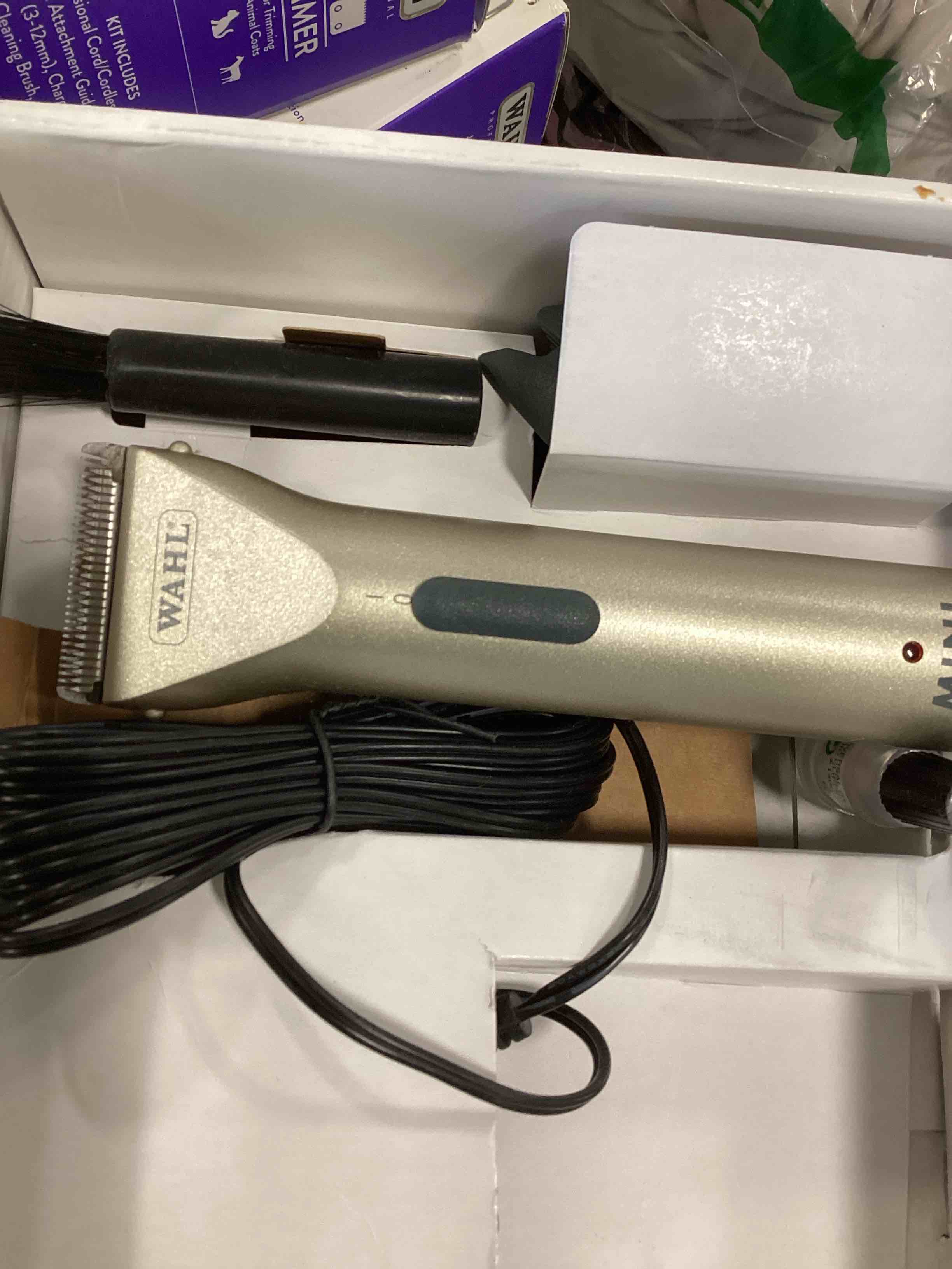 https://s3.amazonaws.com/lotting-images-prod/bidfta/_1711719783578.jpeg