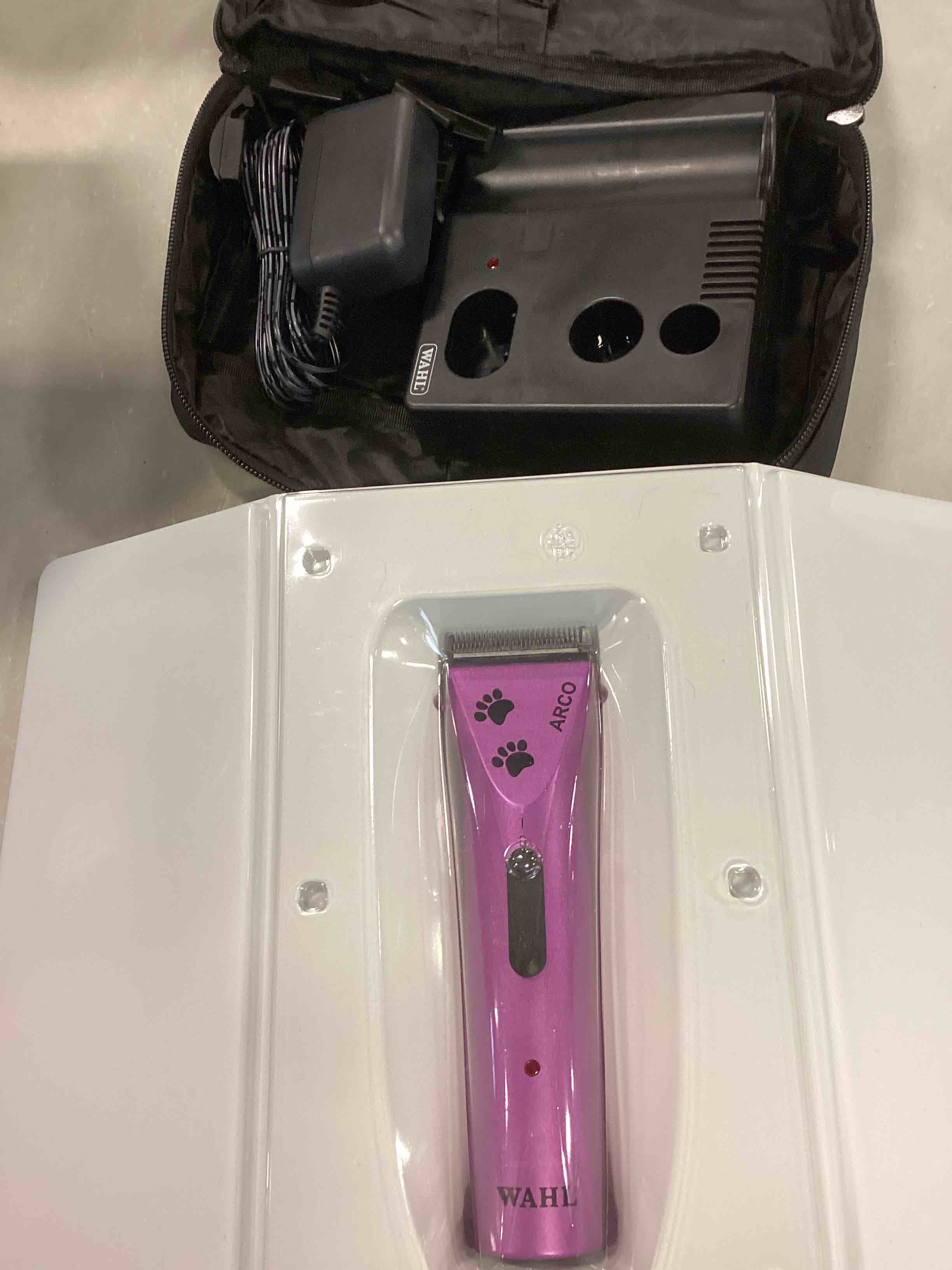 Wahl 8786-1001 Purple ARCO SE Professional Cordless Pet Clipper Kit by Wahl Professional Animal