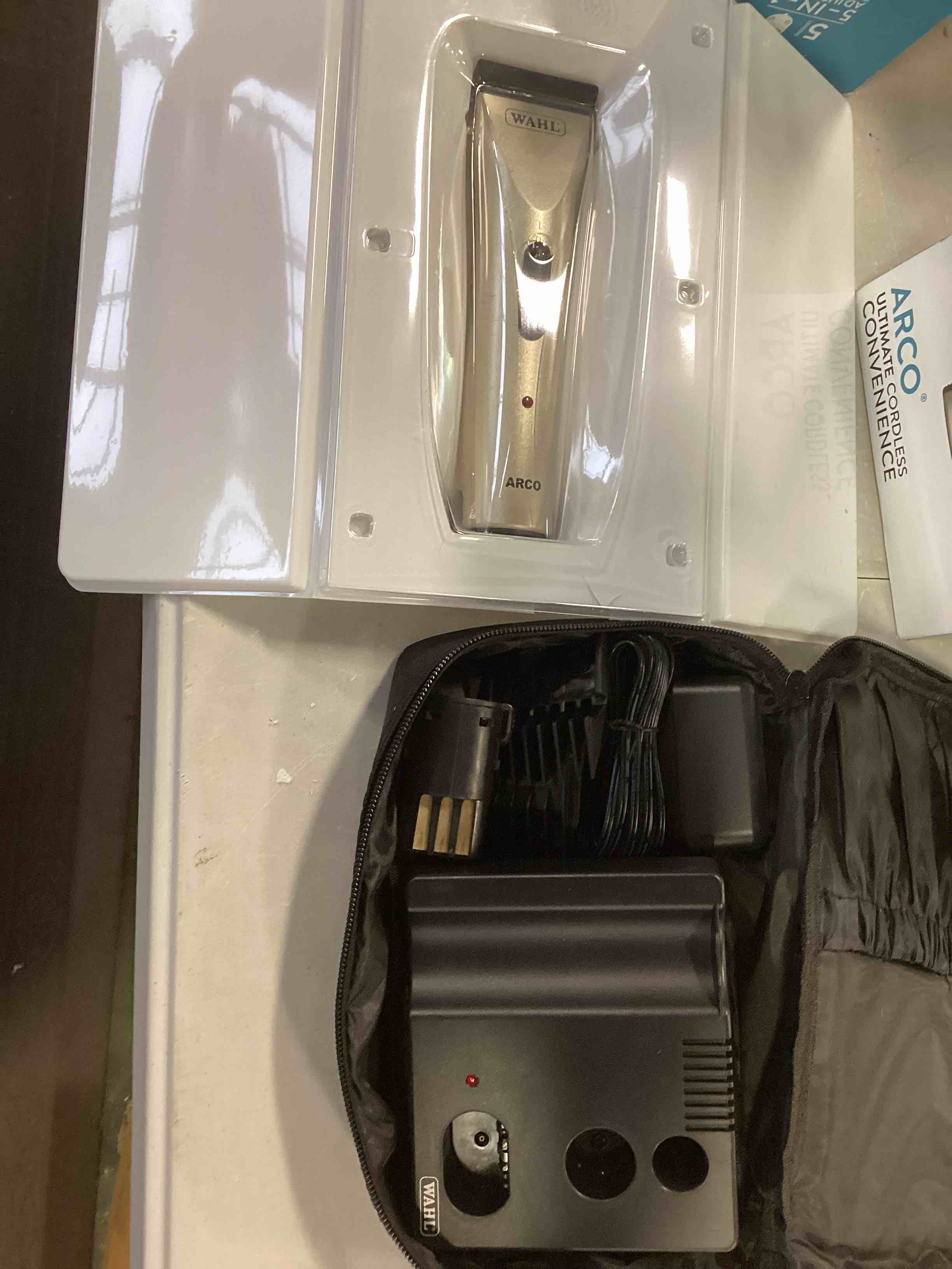Wahl Professional Animal Arco Pet, Dog, Cat, and Horse Cordless Clipper Kit, Champagne (#8786-452)