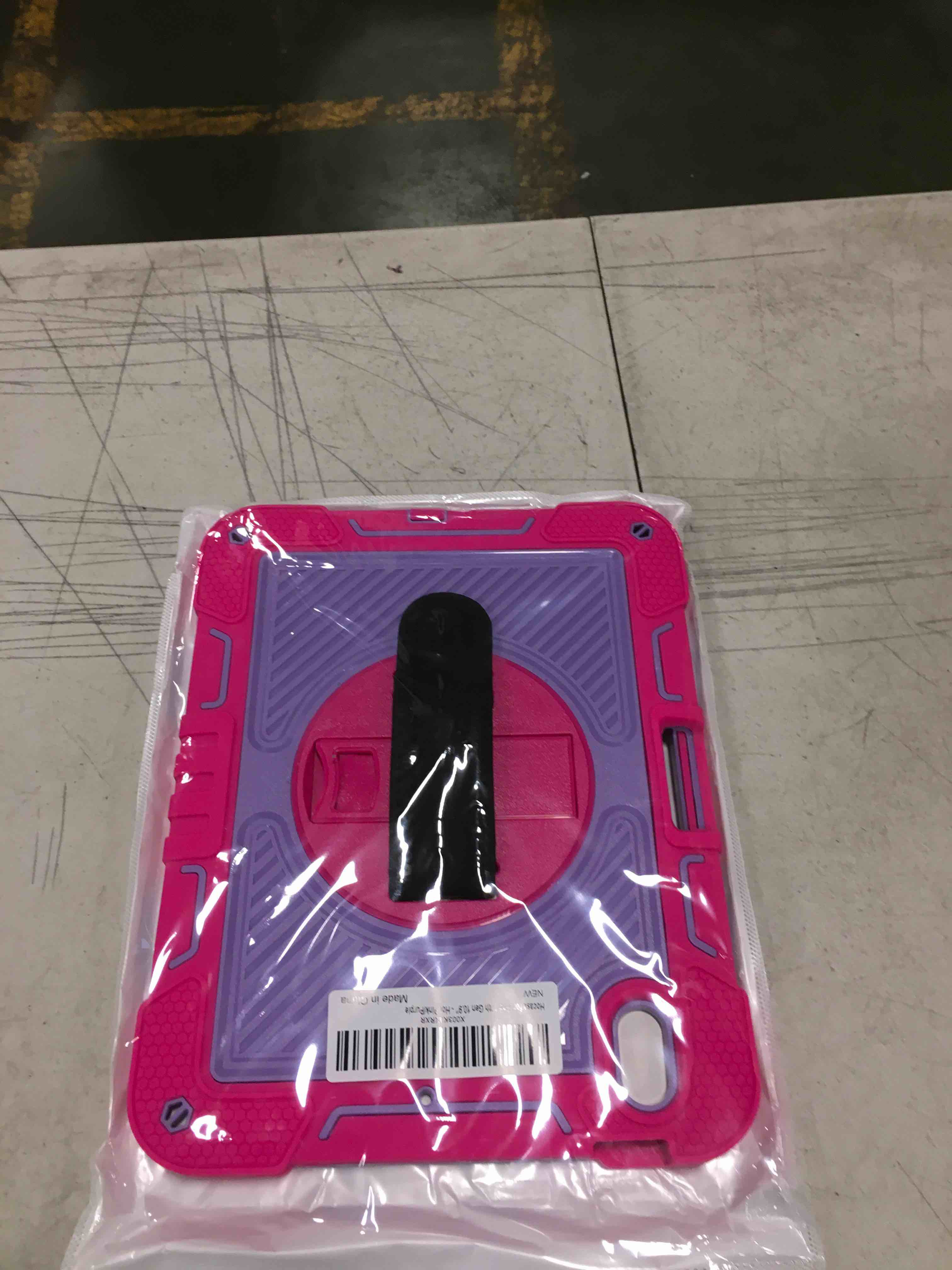 https://s3.amazonaws.com/lotting-images-prod/bidfta/_1712064105638.jpeg