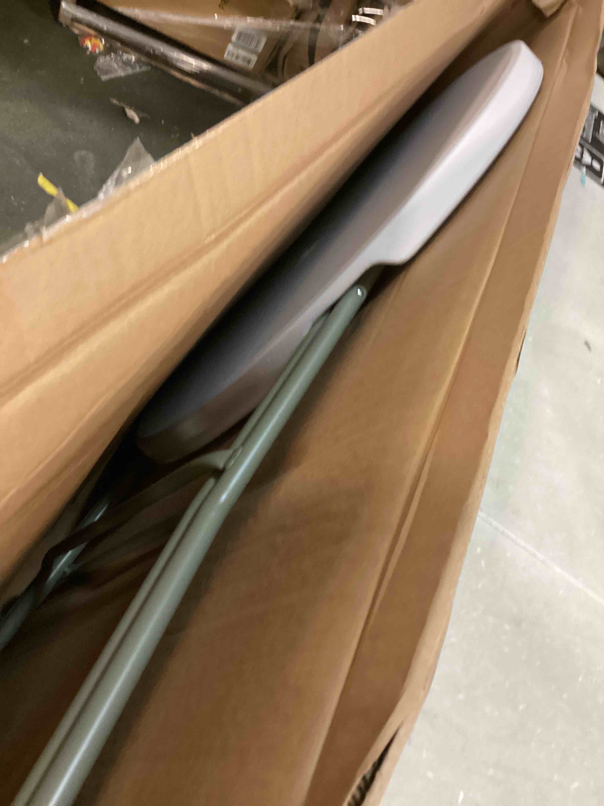 https://s3.amazonaws.com/lotting-images-prod/bidfta/_1712233917183.jpeg