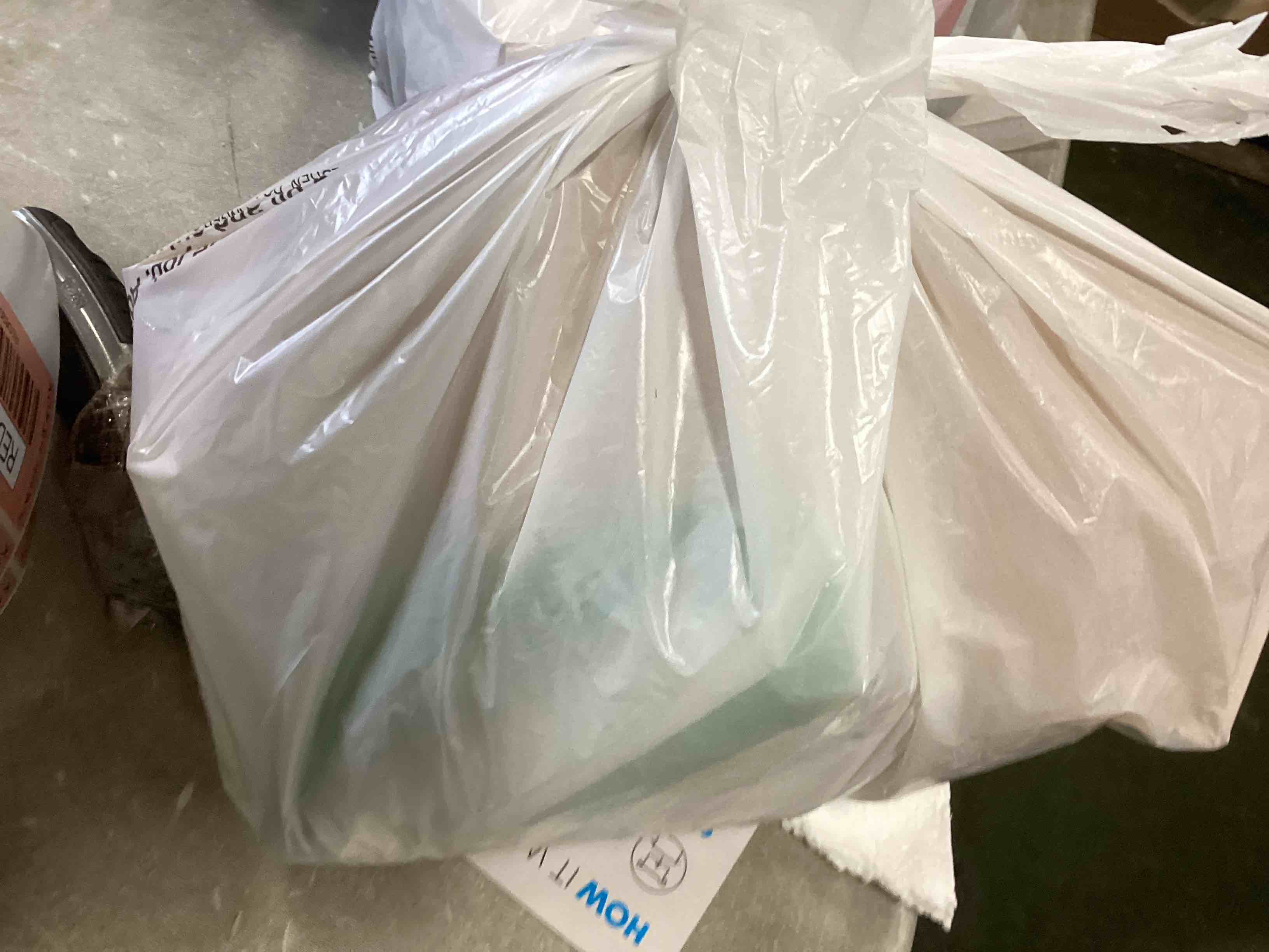 https://s3.amazonaws.com/lotting-images-prod/bidfta/_1712243606049.jpeg