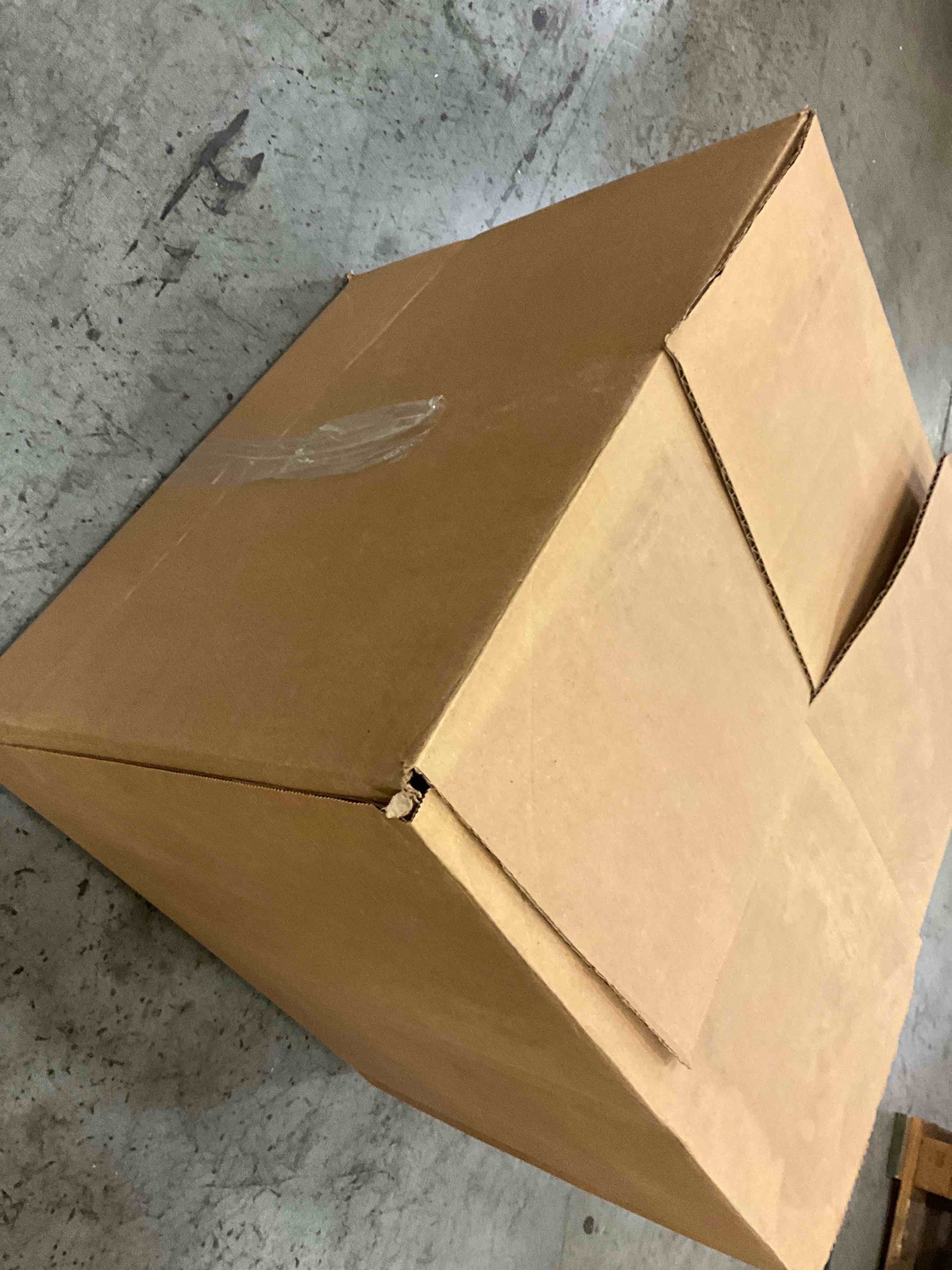 https://s3.amazonaws.com/lotting-images-prod/bidfta/_1712411209442.jpeg