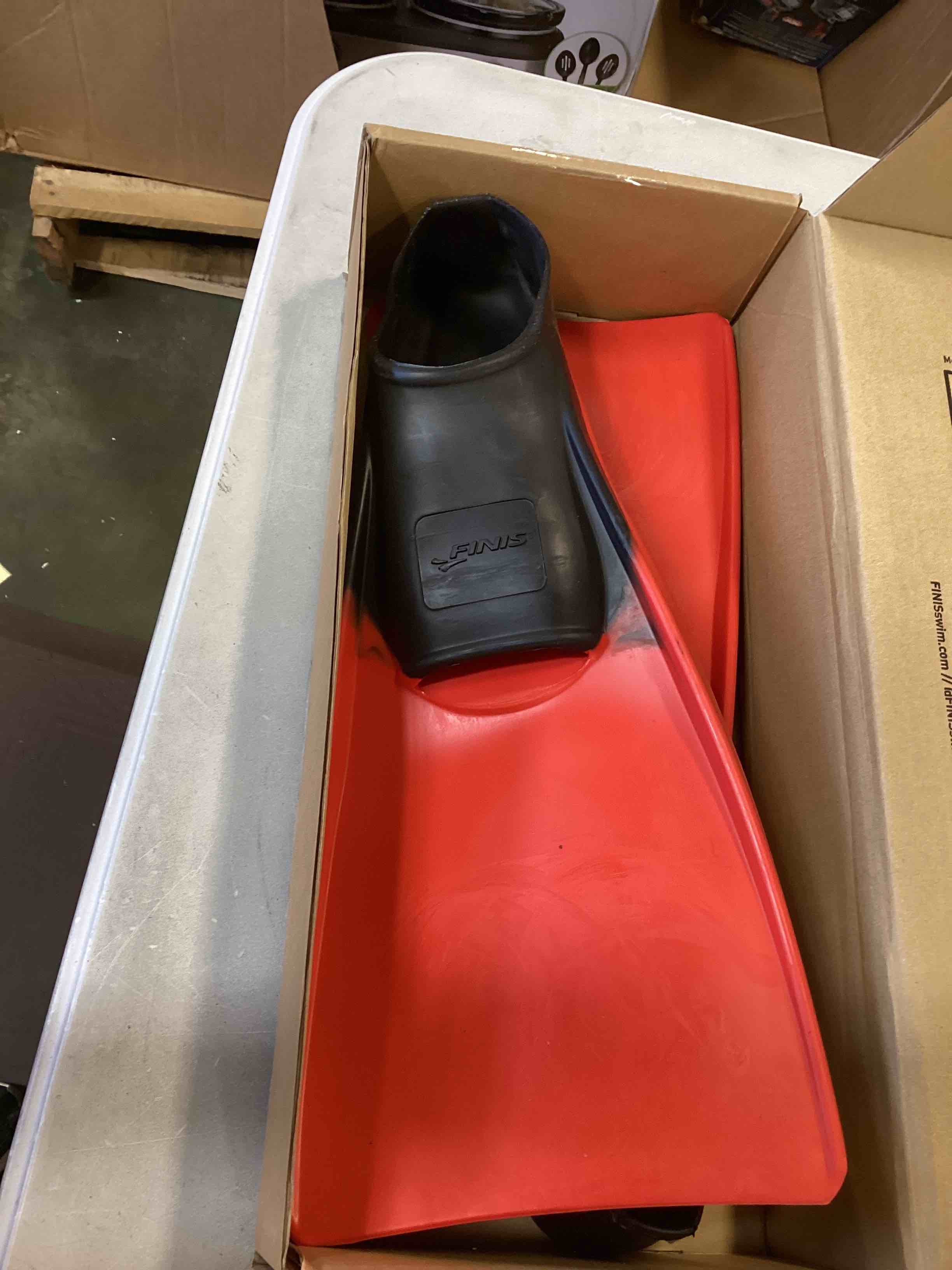 FINIS Long Floating Fin 9-11 Black/Red (Euro 42-44)