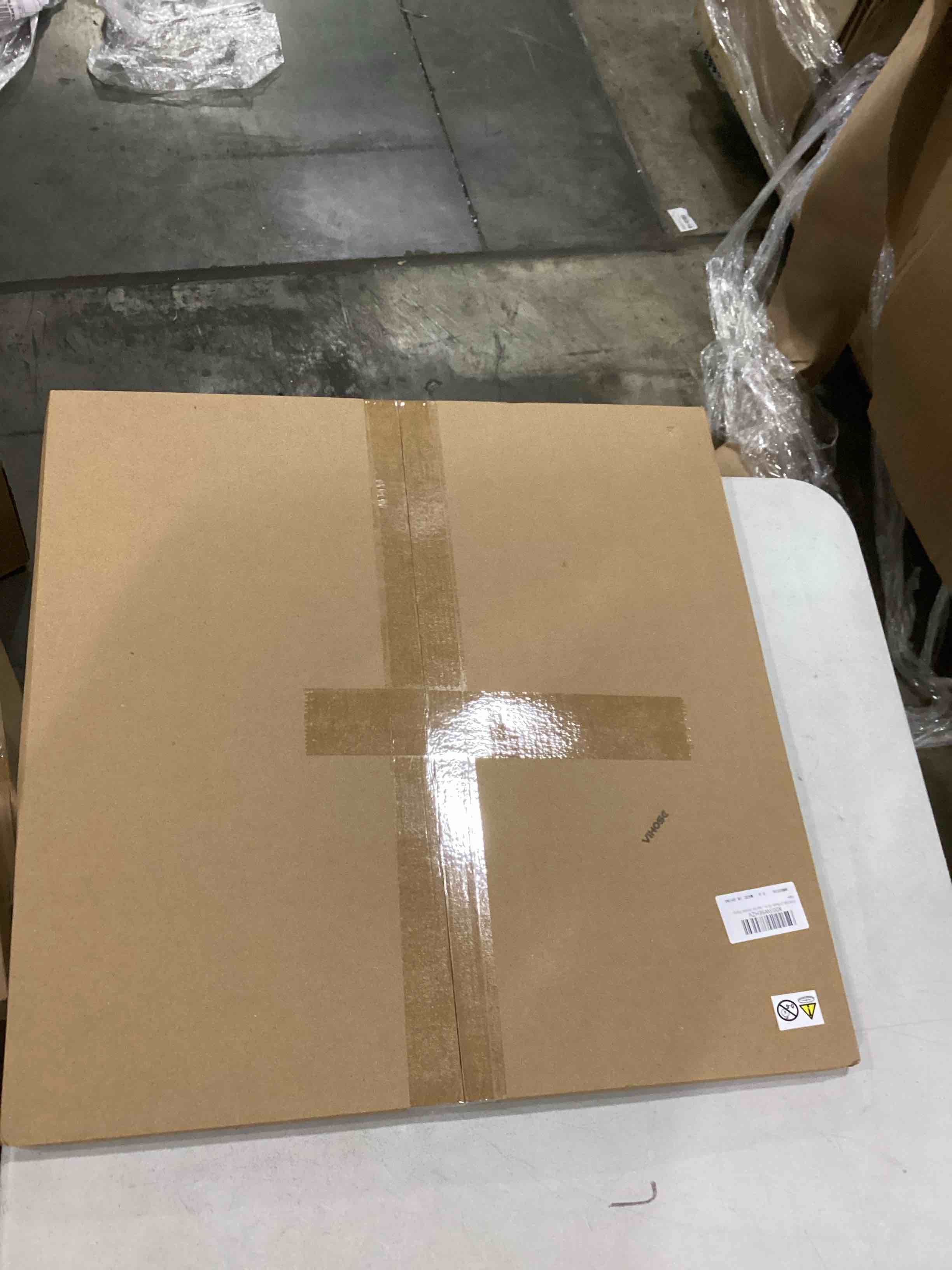 https://s3.amazonaws.com/lotting-images-prod/bidfta/_1713441446843.jpeg
