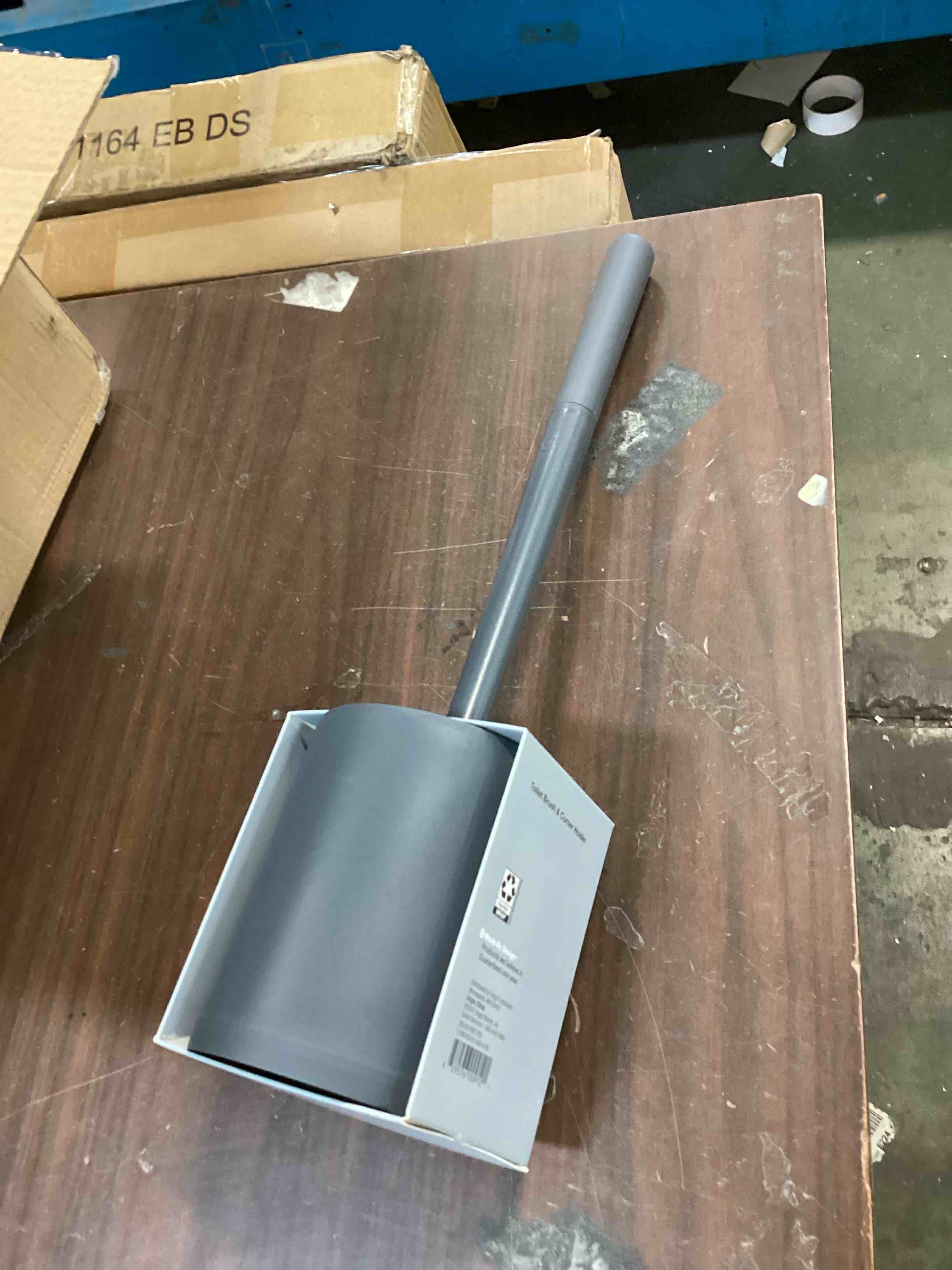 https://s3.amazonaws.com/lotting-images-prod/bidfta/_1713801281633.jpeg
