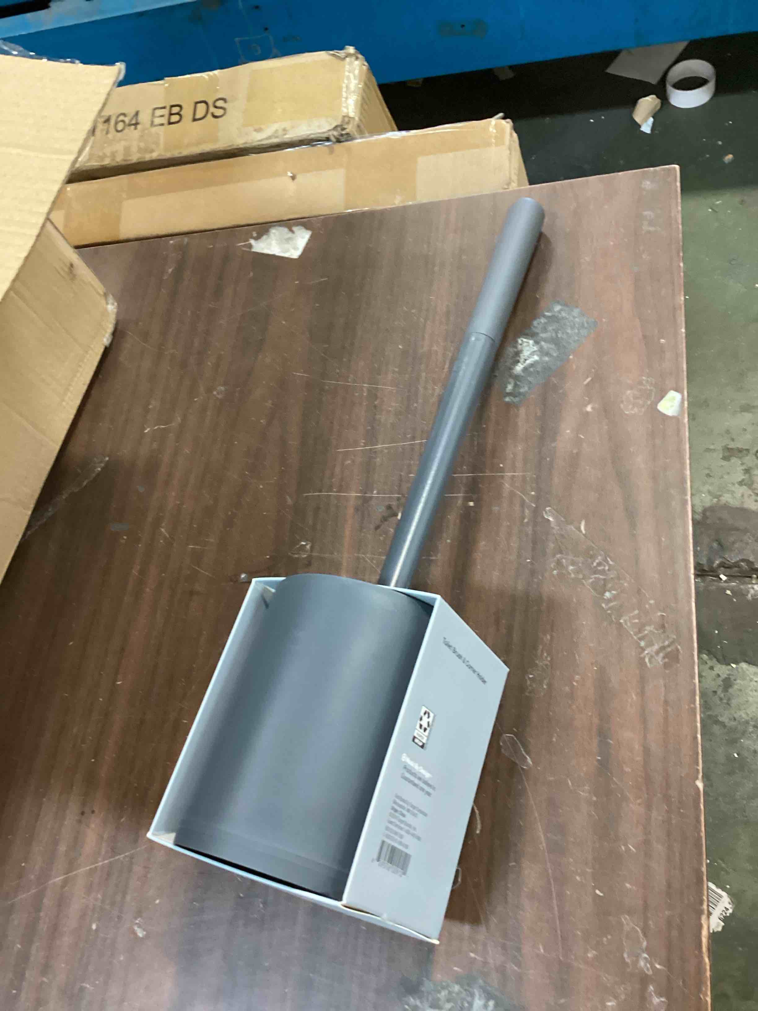 https://s3.amazonaws.com/lotting-images-prod/bidfta/_1713801282781.jpeg