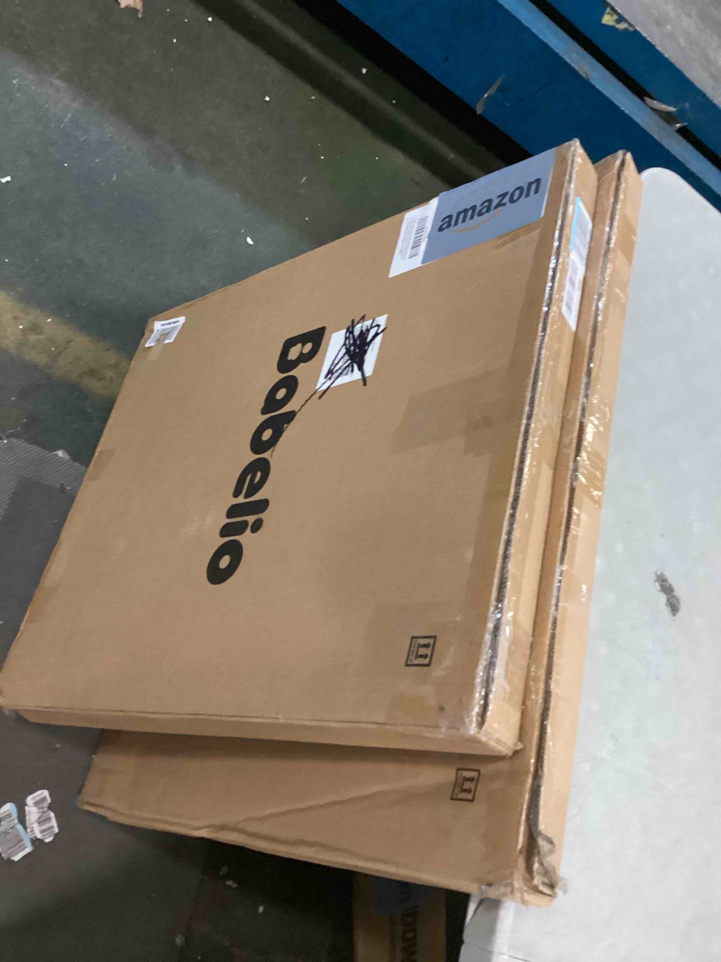 https://s3.amazonaws.com/lotting-images-prod/bidfta/_1714840357255.jpeg