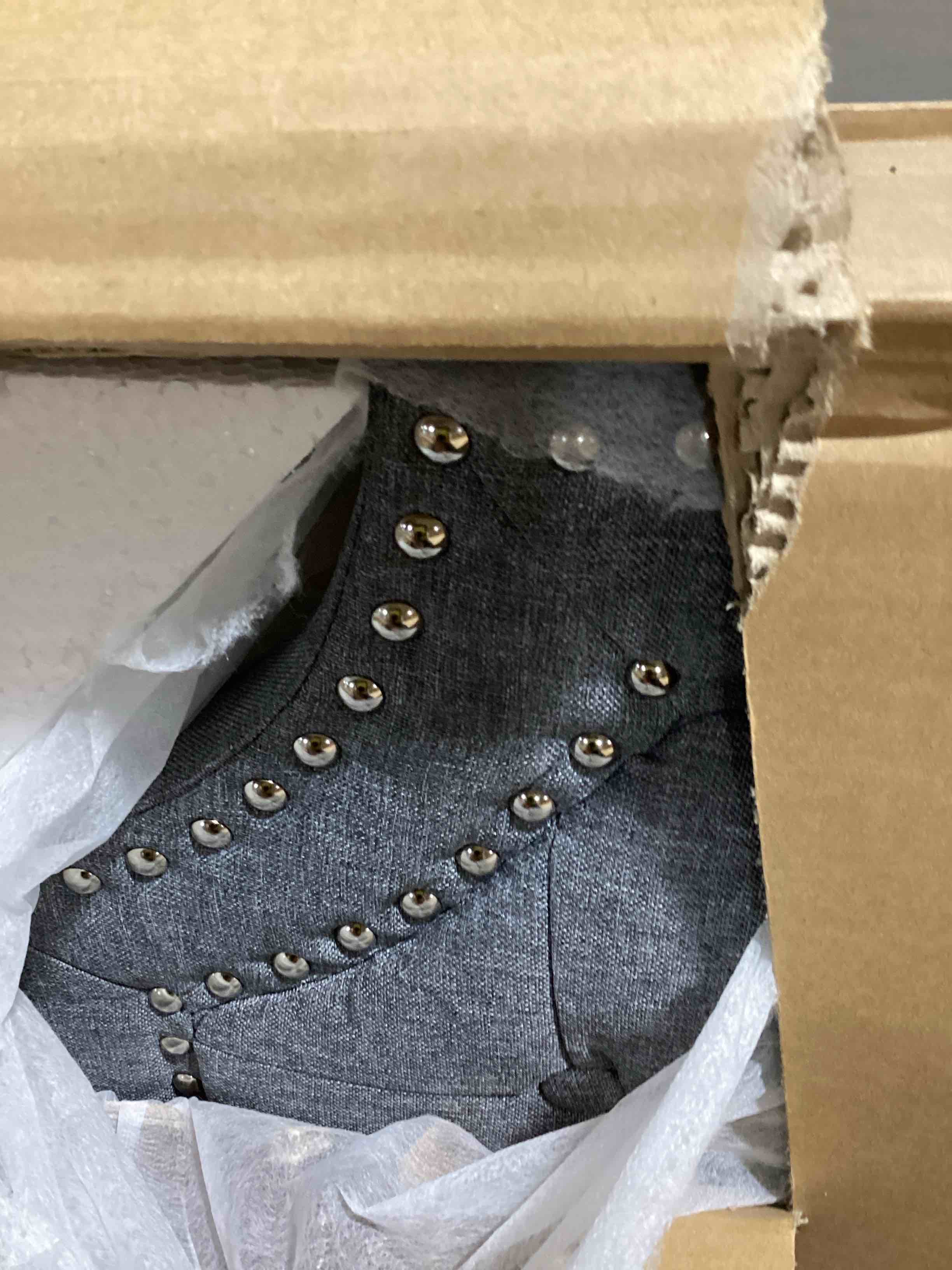 https://s3.amazonaws.com/lotting-images-prod/bidfta/_1715006078721.jpeg