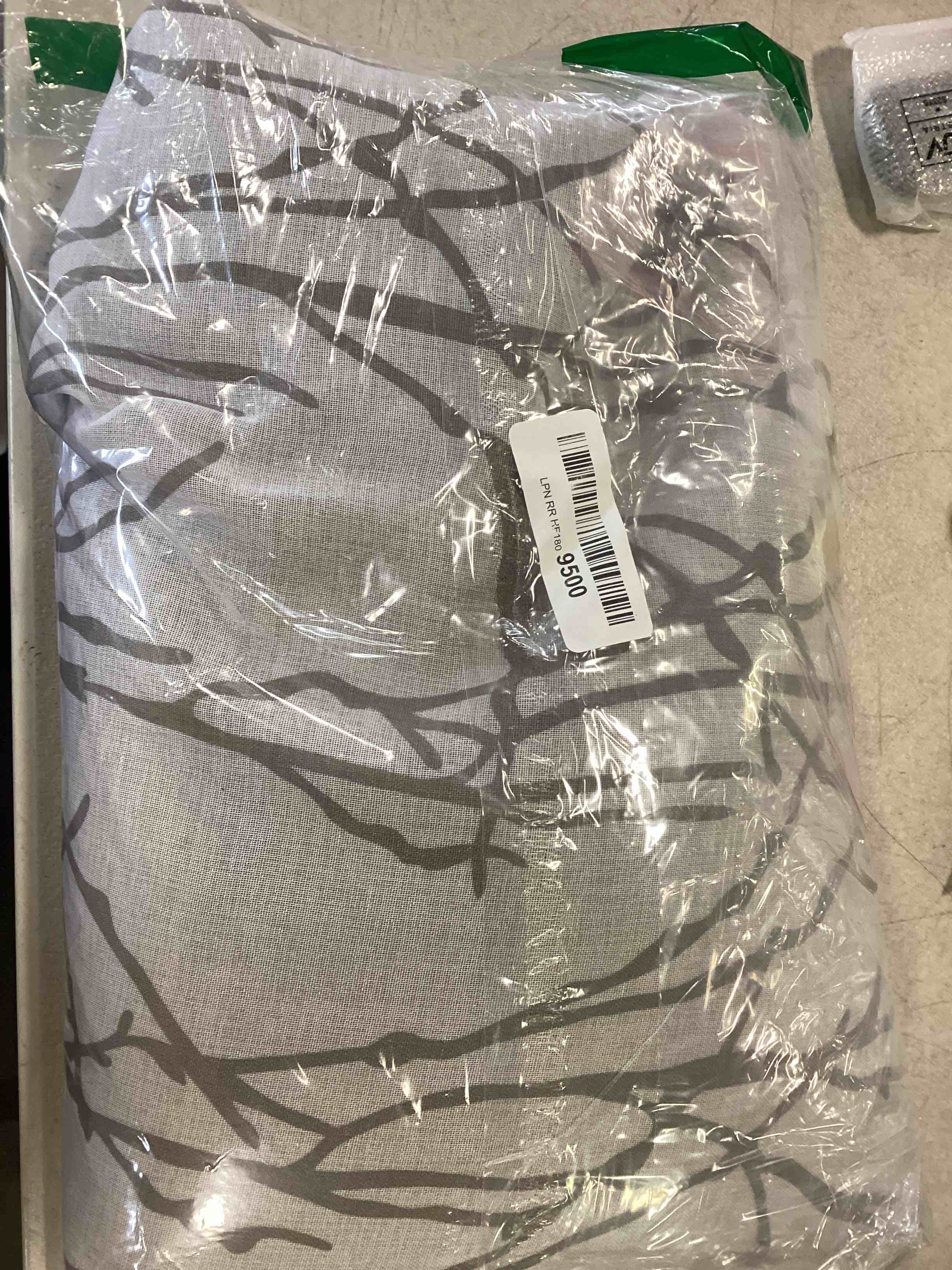 https://s3.amazonaws.com/lotting-images-prod/bidfta/_1715099858590.jpeg