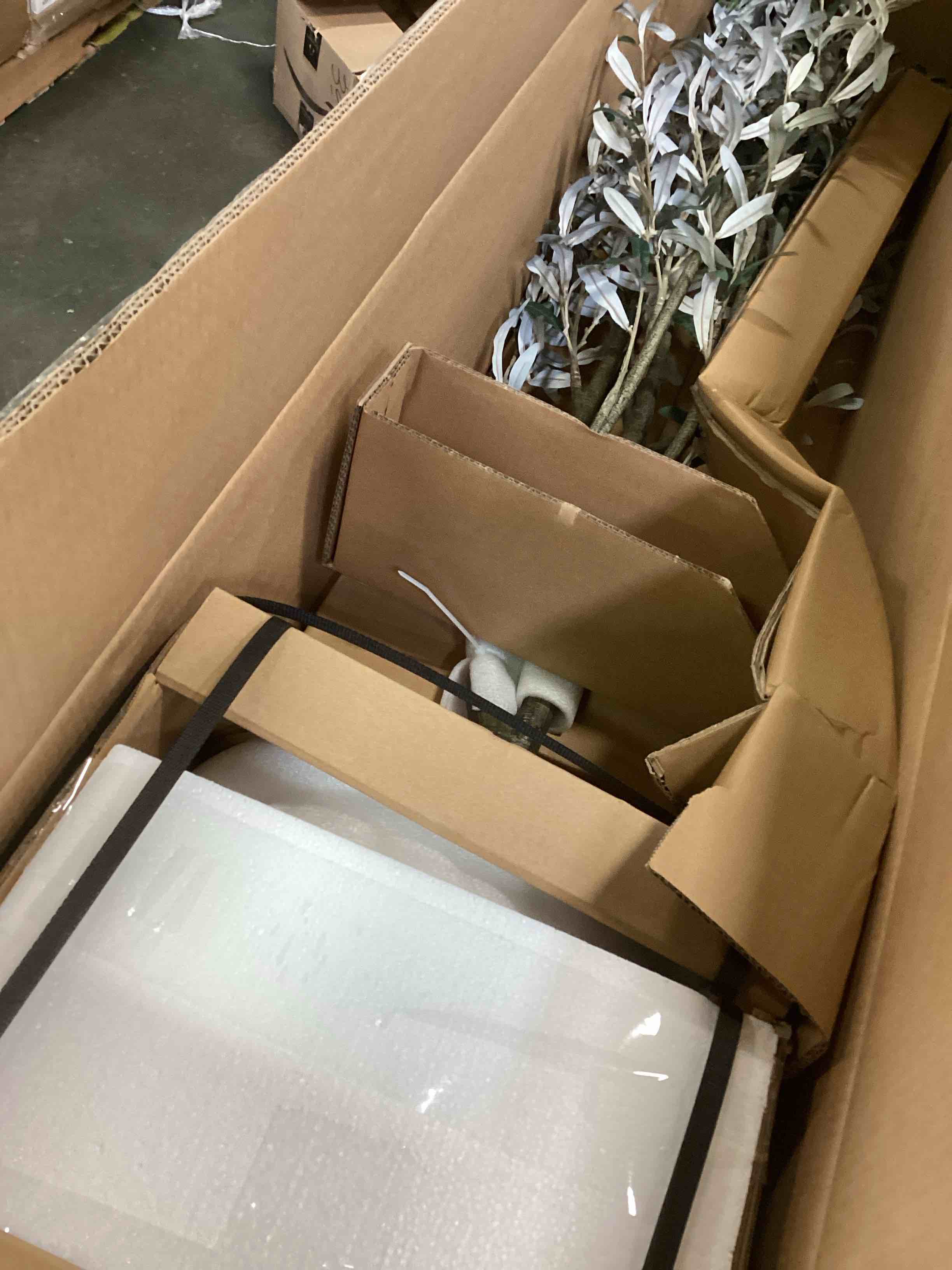 https://s3.amazonaws.com/lotting-images-prod/bidfta/_1715111630691.jpeg