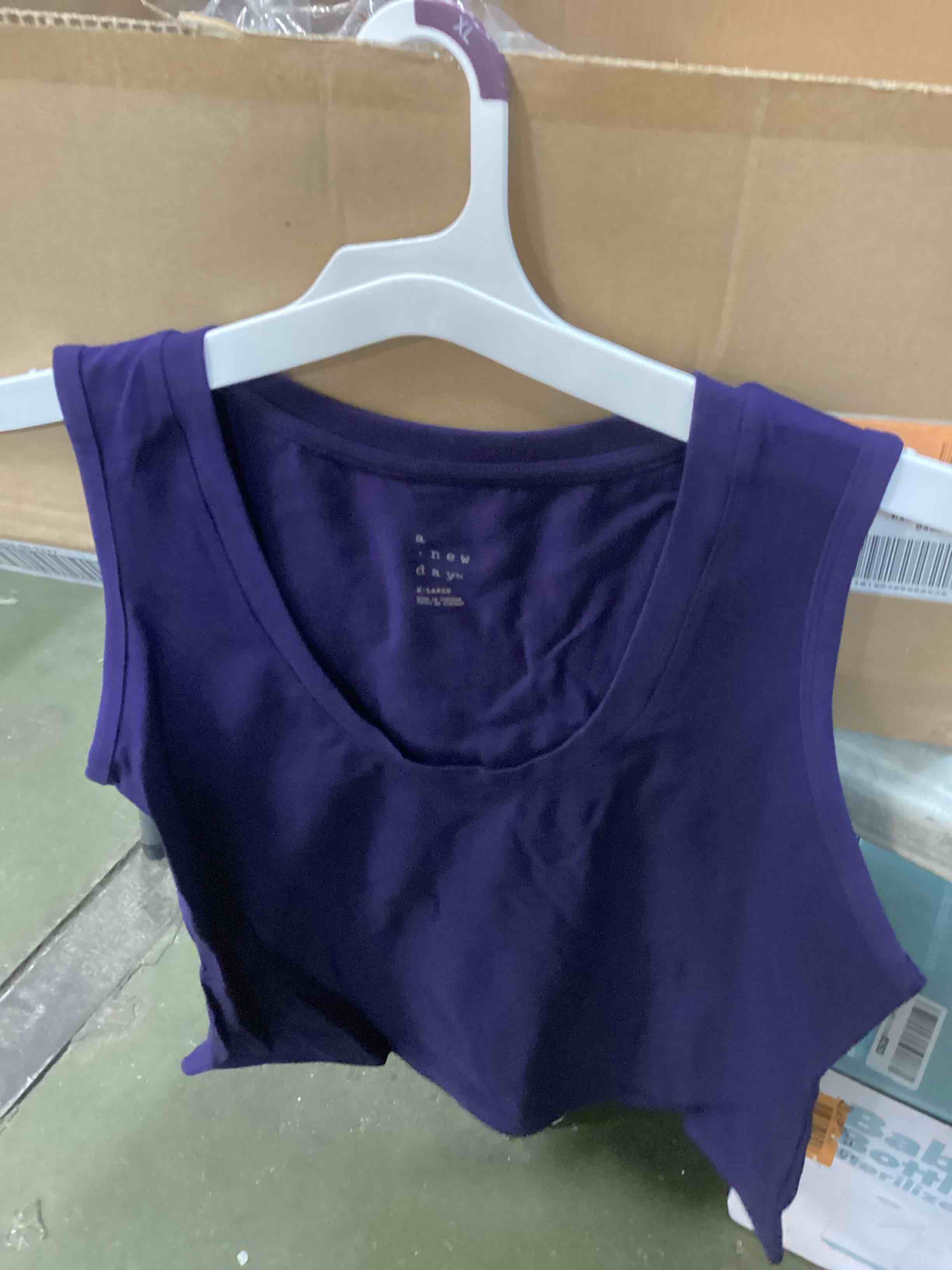 https://s3.amazonaws.com/lotting-images-prod/bidfta/_1715170735917.jpeg