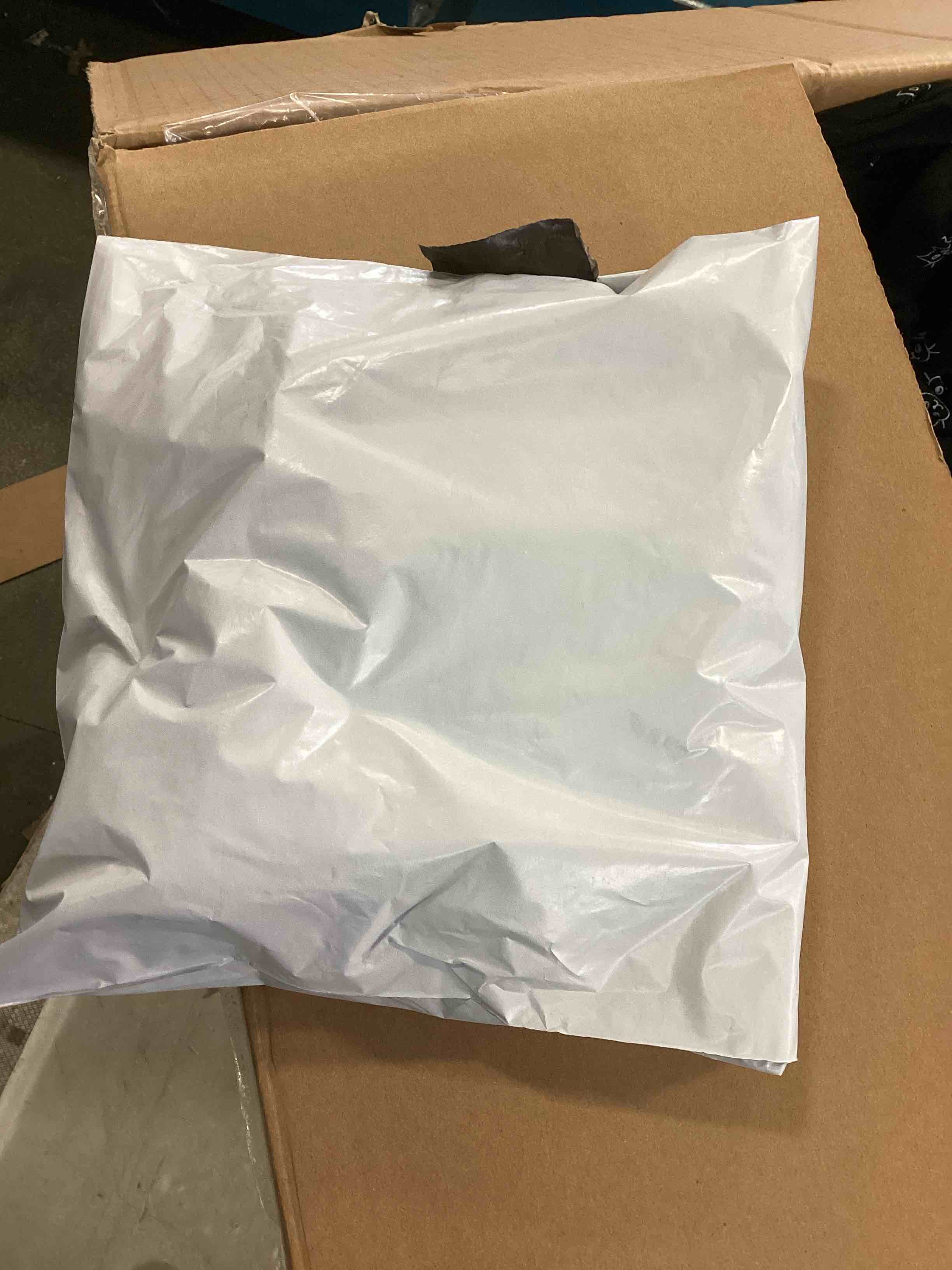 https://s3.amazonaws.com/lotting-images-prod/bidfta/_1715190830767.jpeg