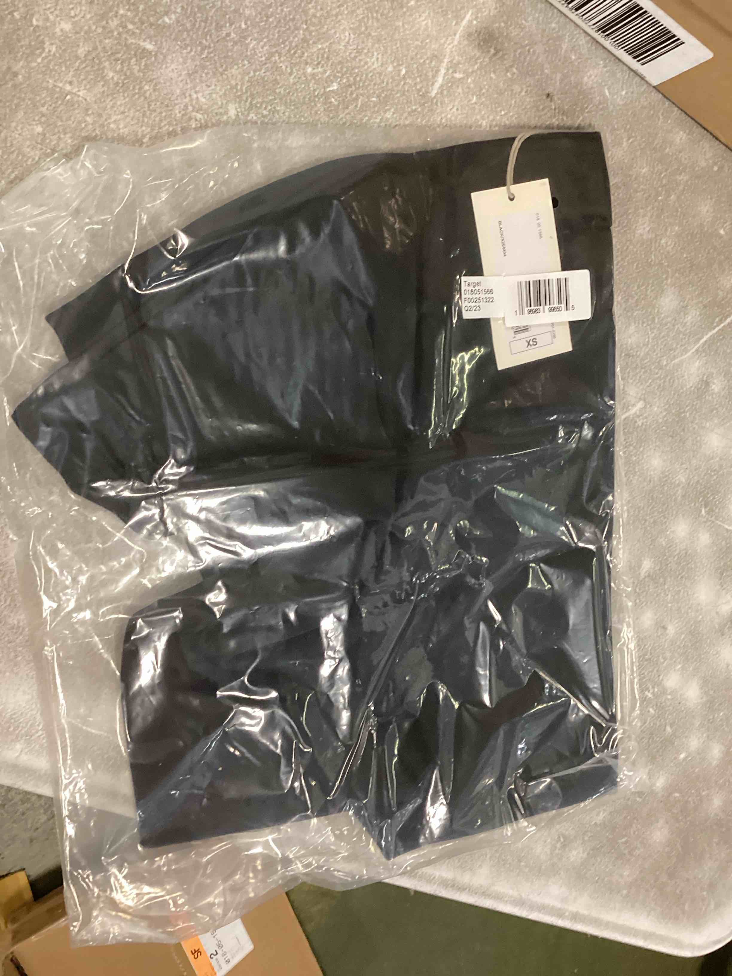 https://s3.amazonaws.com/lotting-images-prod/bidfta/_1715196875846.jpeg