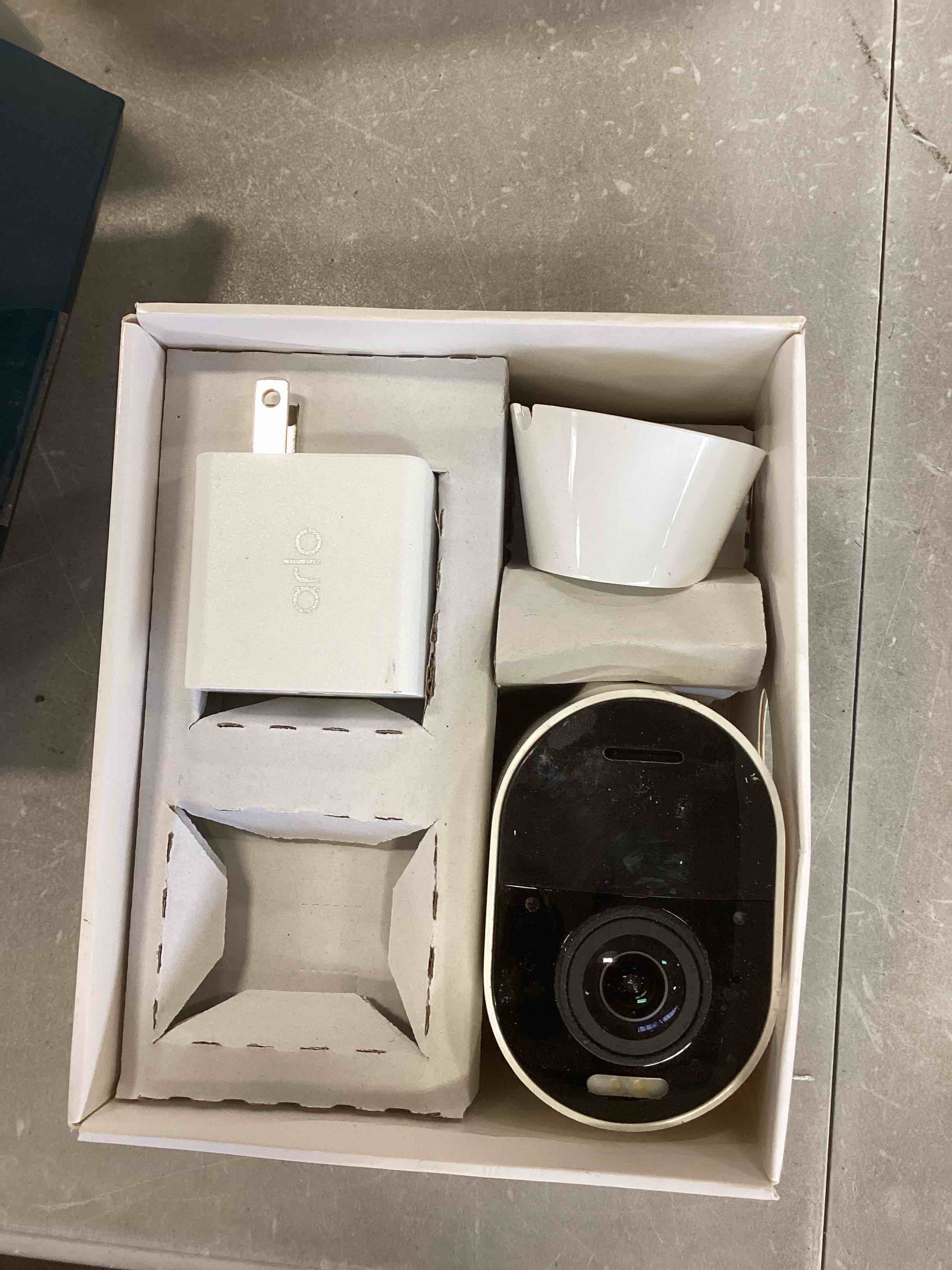 Arlo - Ultra 2 Add-on Camera Indoor/Outdoor Wireless 4K Security System - White