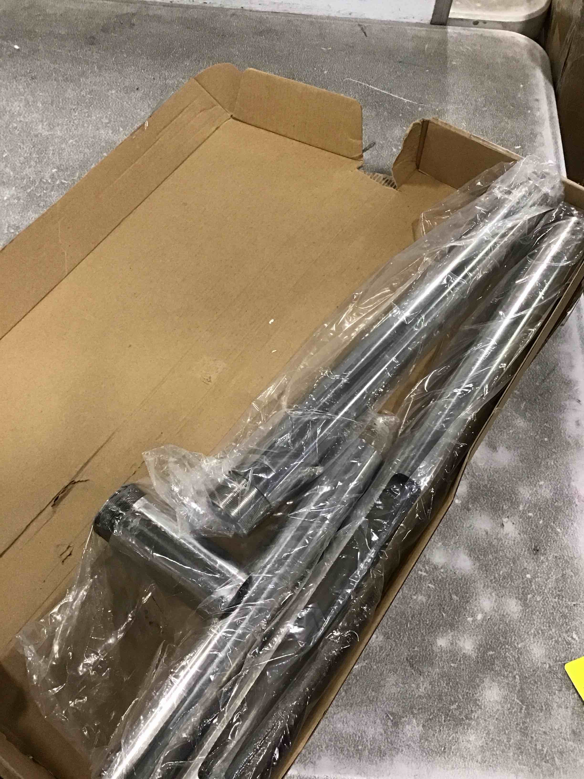 https://s3.amazonaws.com/lotting-images-prod/bidfta/_1716208318220.jpeg