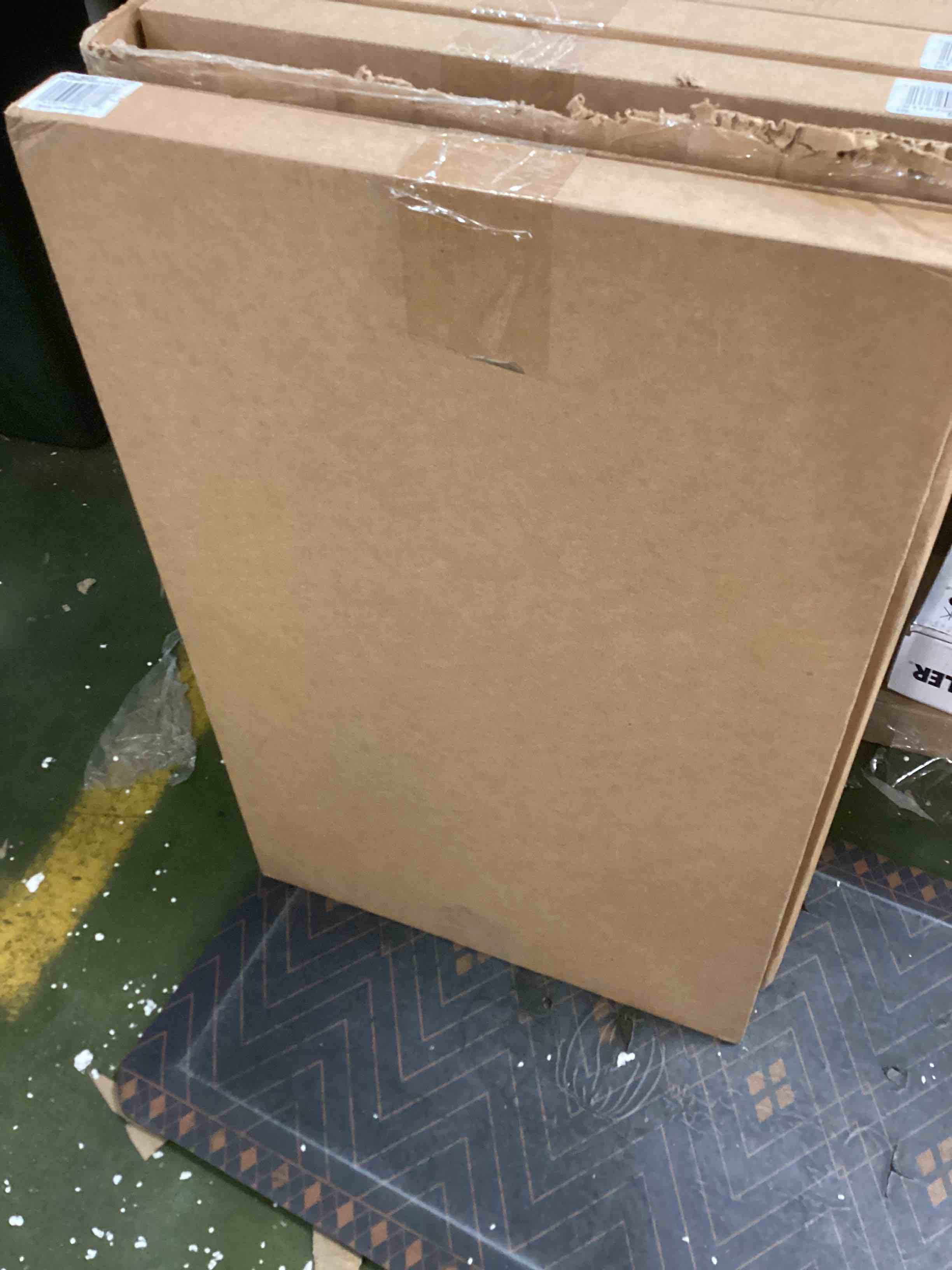 https://s3.amazonaws.com/lotting-images-prod/bidfta/_1716226728674.jpeg