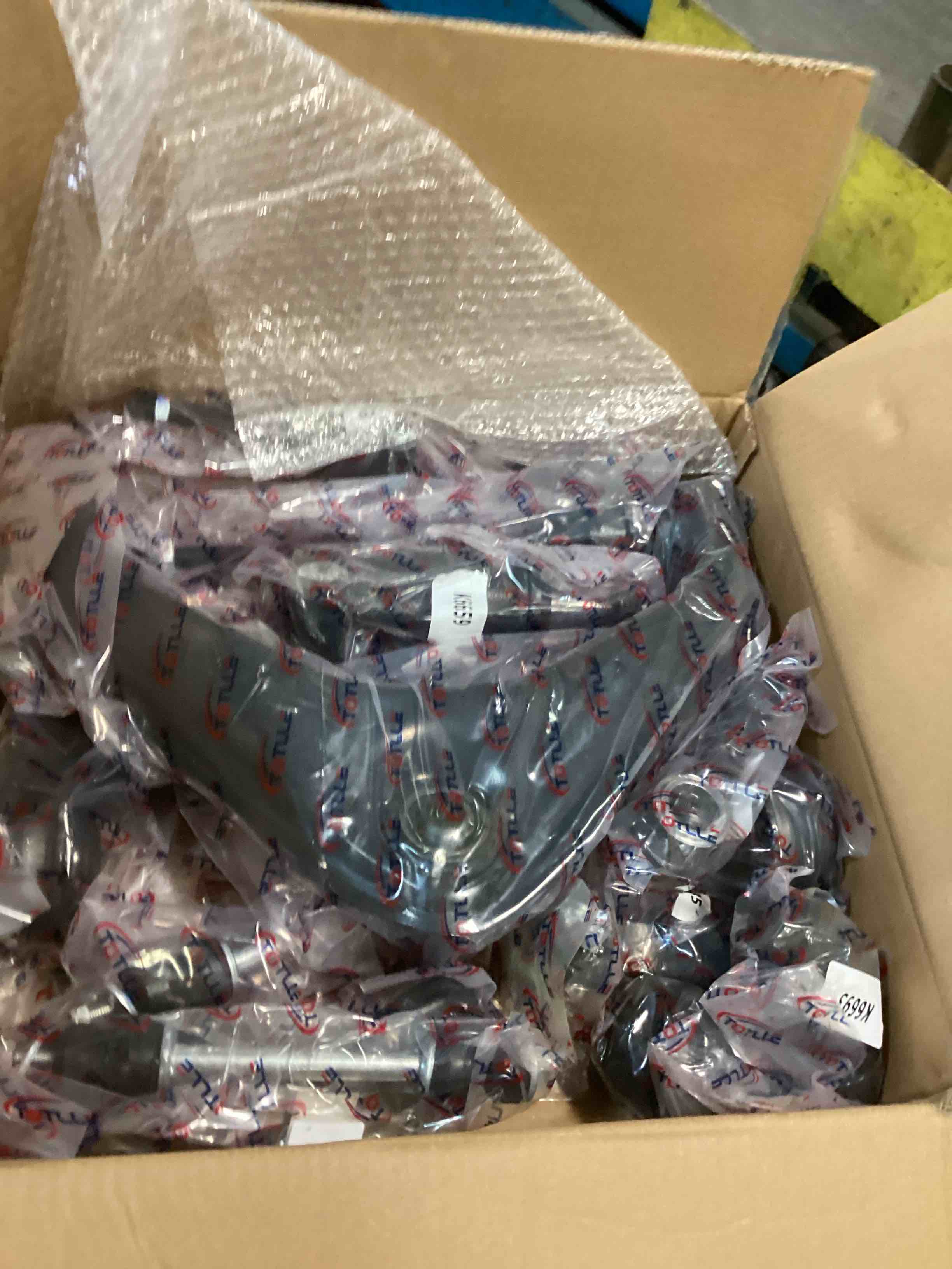 https://s3.amazonaws.com/lotting-images-prod/bidfta/_1716927060270.jpeg
