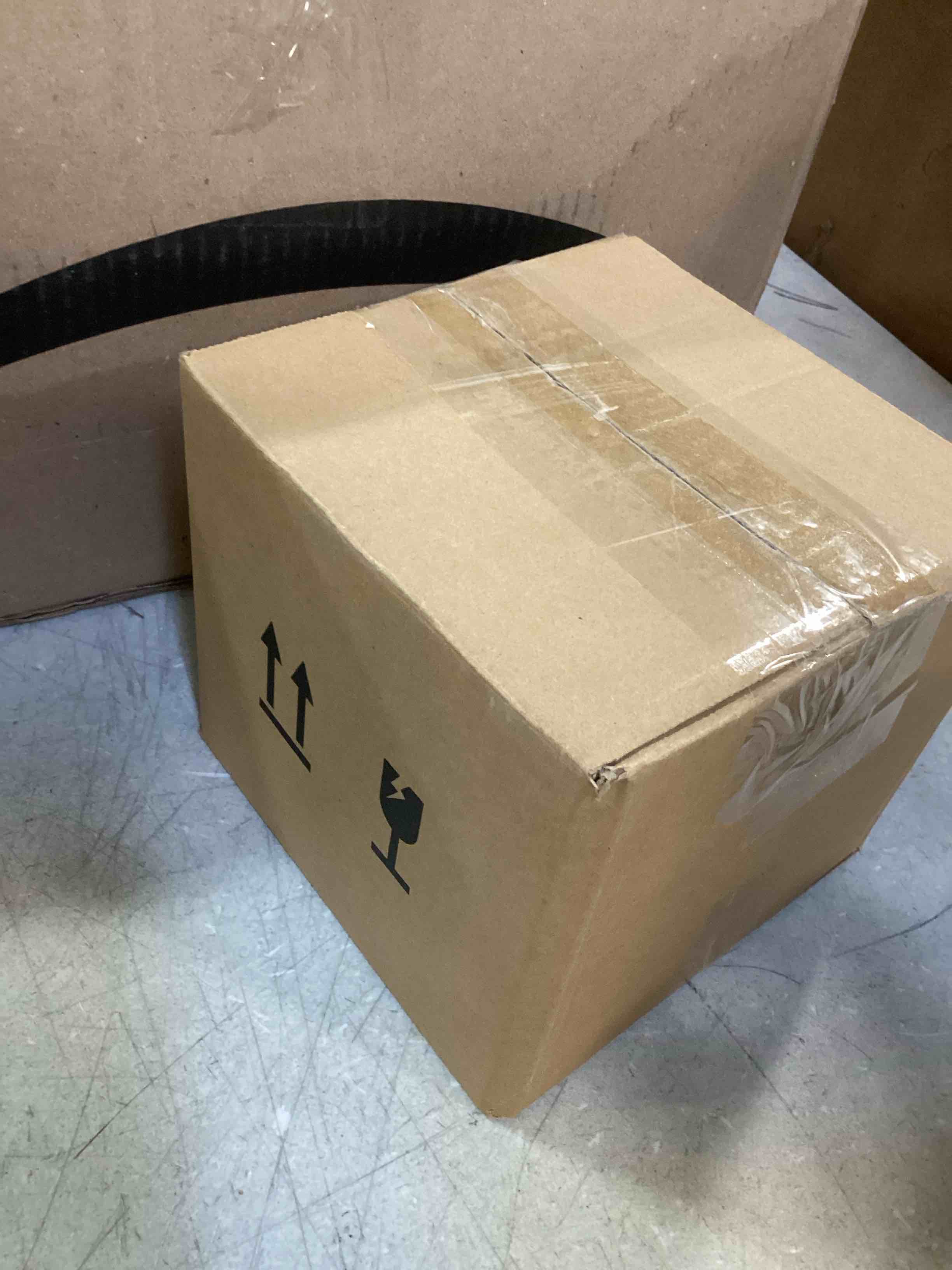 https://s3.amazonaws.com/lotting-images-prod/bidfta/_1716999788792.jpeg