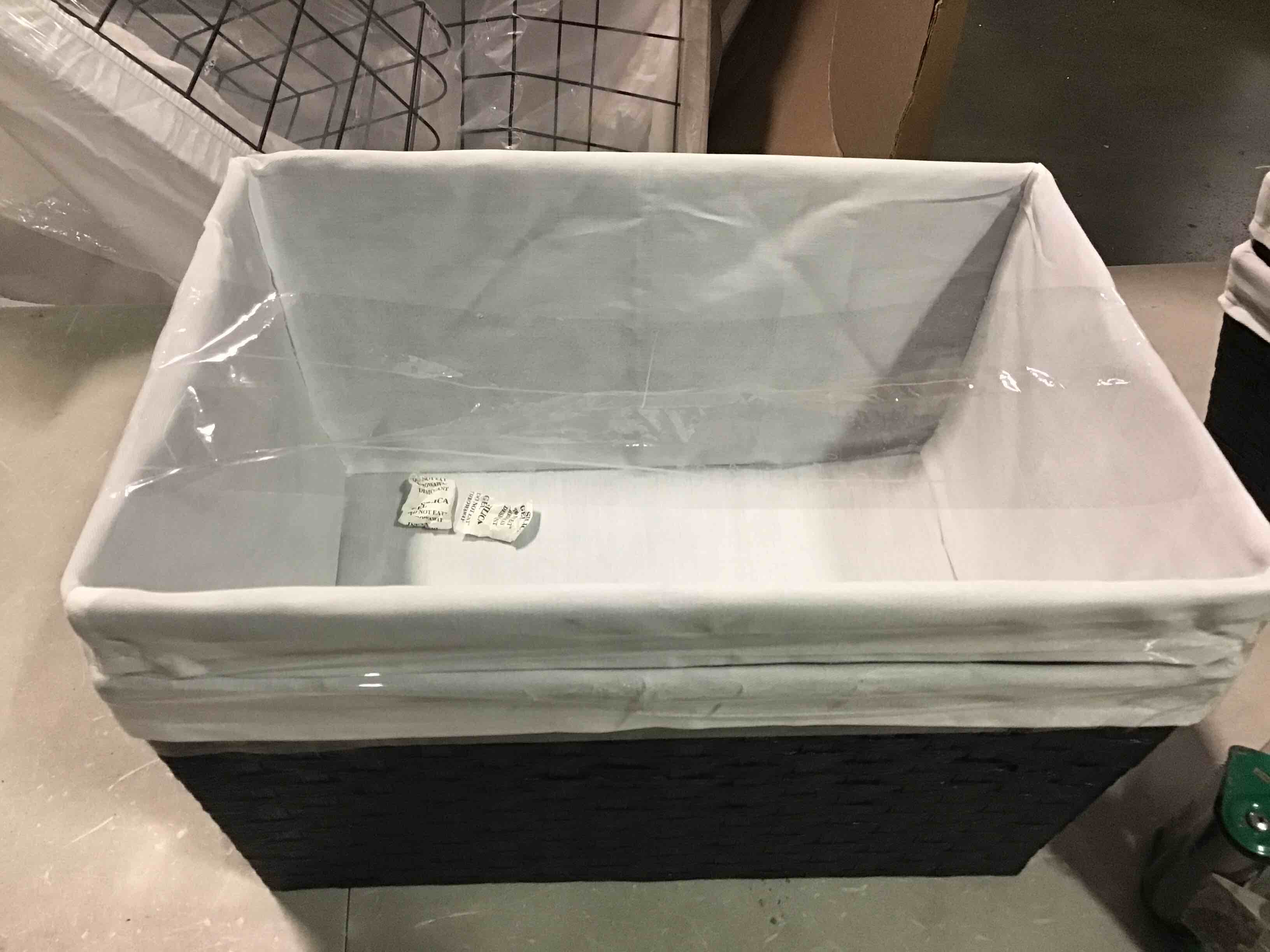 https://s3.amazonaws.com/lotting-images-prod/bidfta/_1717002224464.jpeg