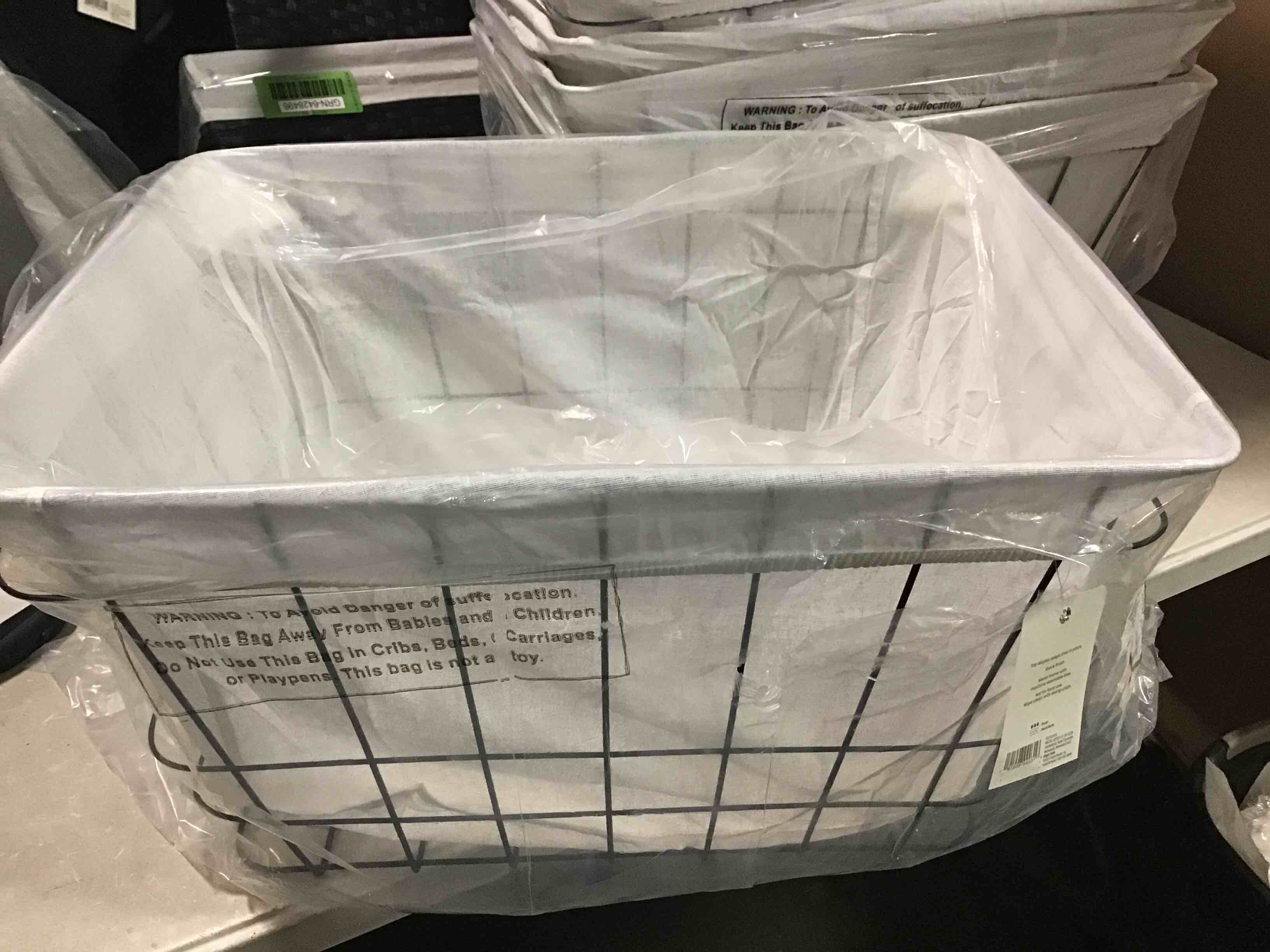 https://s3.amazonaws.com/lotting-images-prod/bidfta/_1717003497335.jpeg
