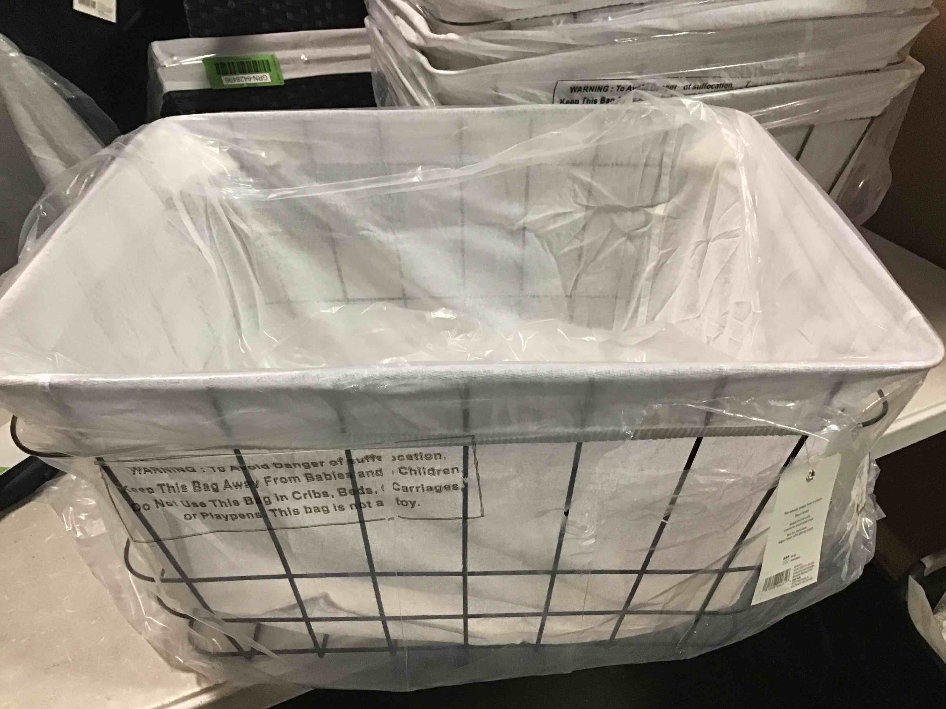 https://s3.amazonaws.com/lotting-images-prod/bidfta/_1717003498278.jpeg