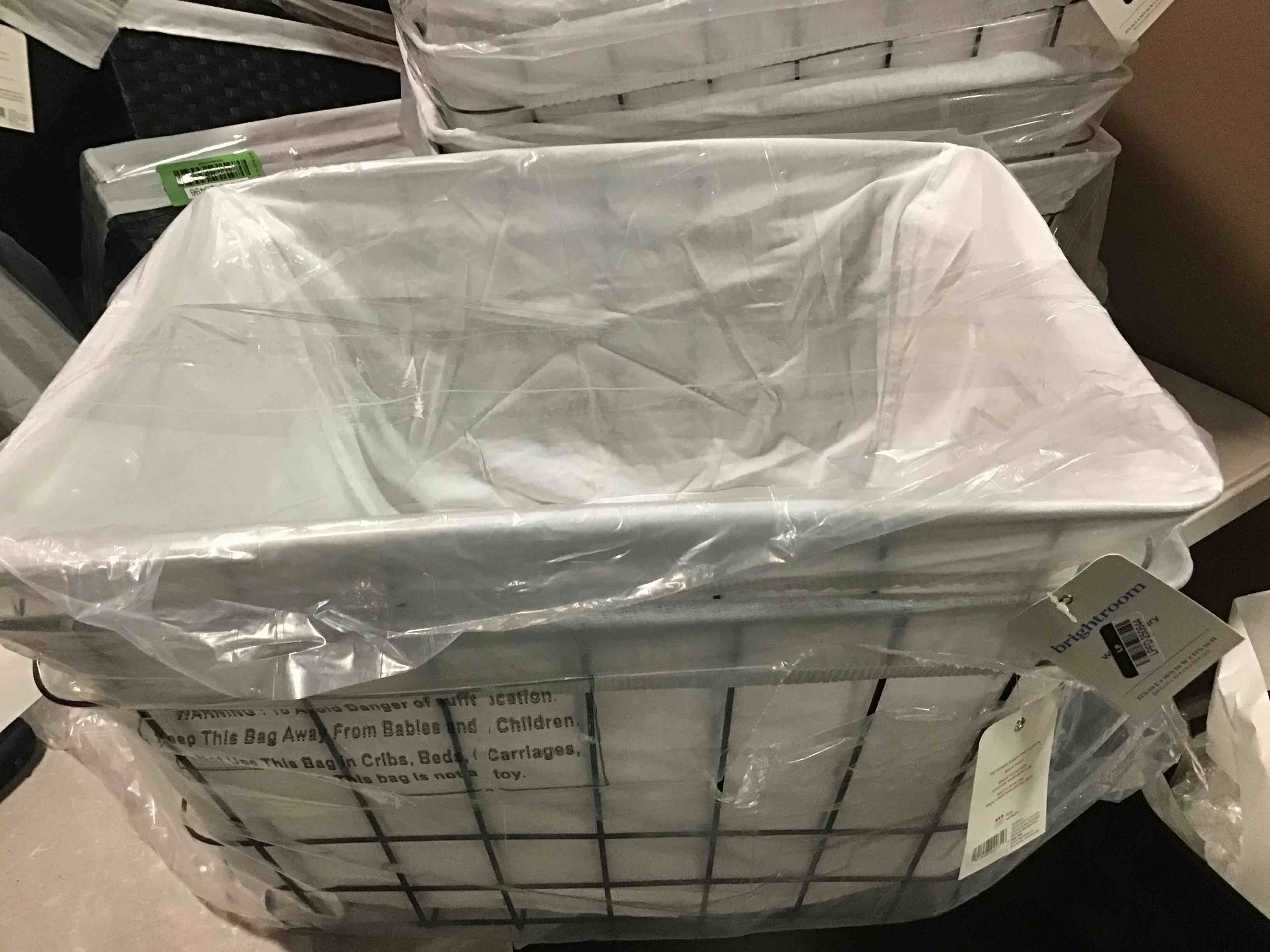 https://s3.amazonaws.com/lotting-images-prod/bidfta/_1717003562583.jpeg