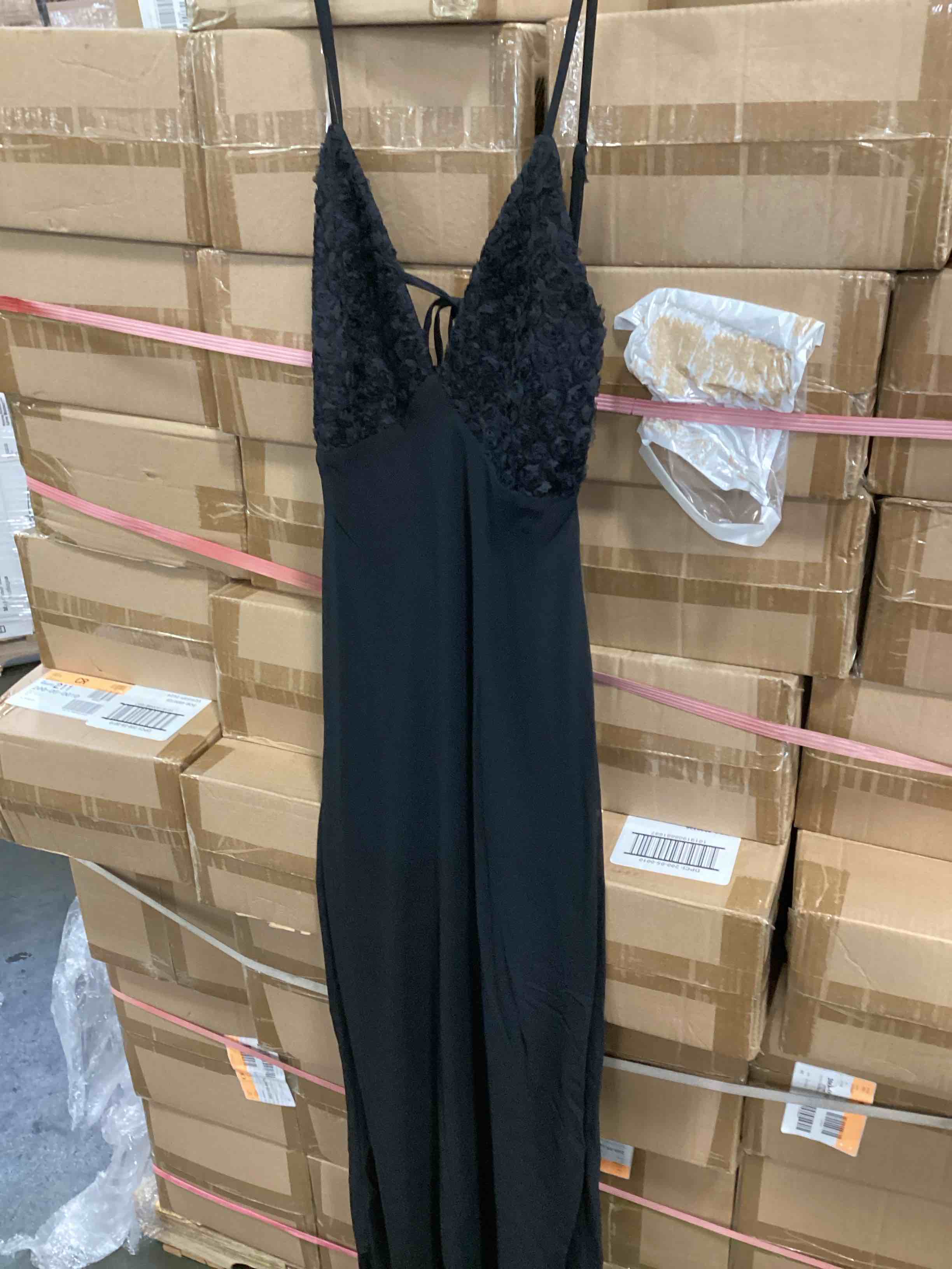 https://s3.amazonaws.com/lotting-images-prod/bidfta/_1717510900267.jpeg