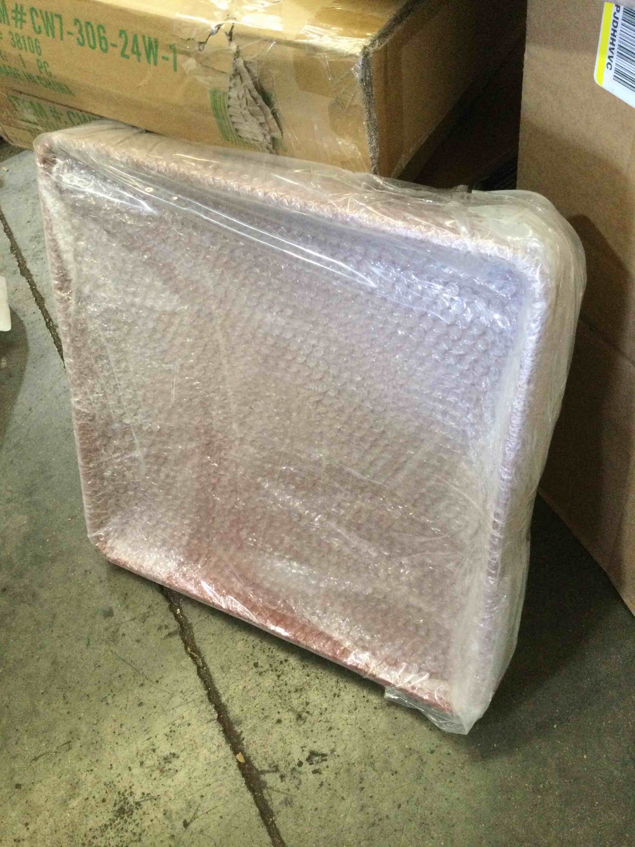 https://s3.amazonaws.com/lotting-images-prod/bidfta/_1717595204558.jpeg