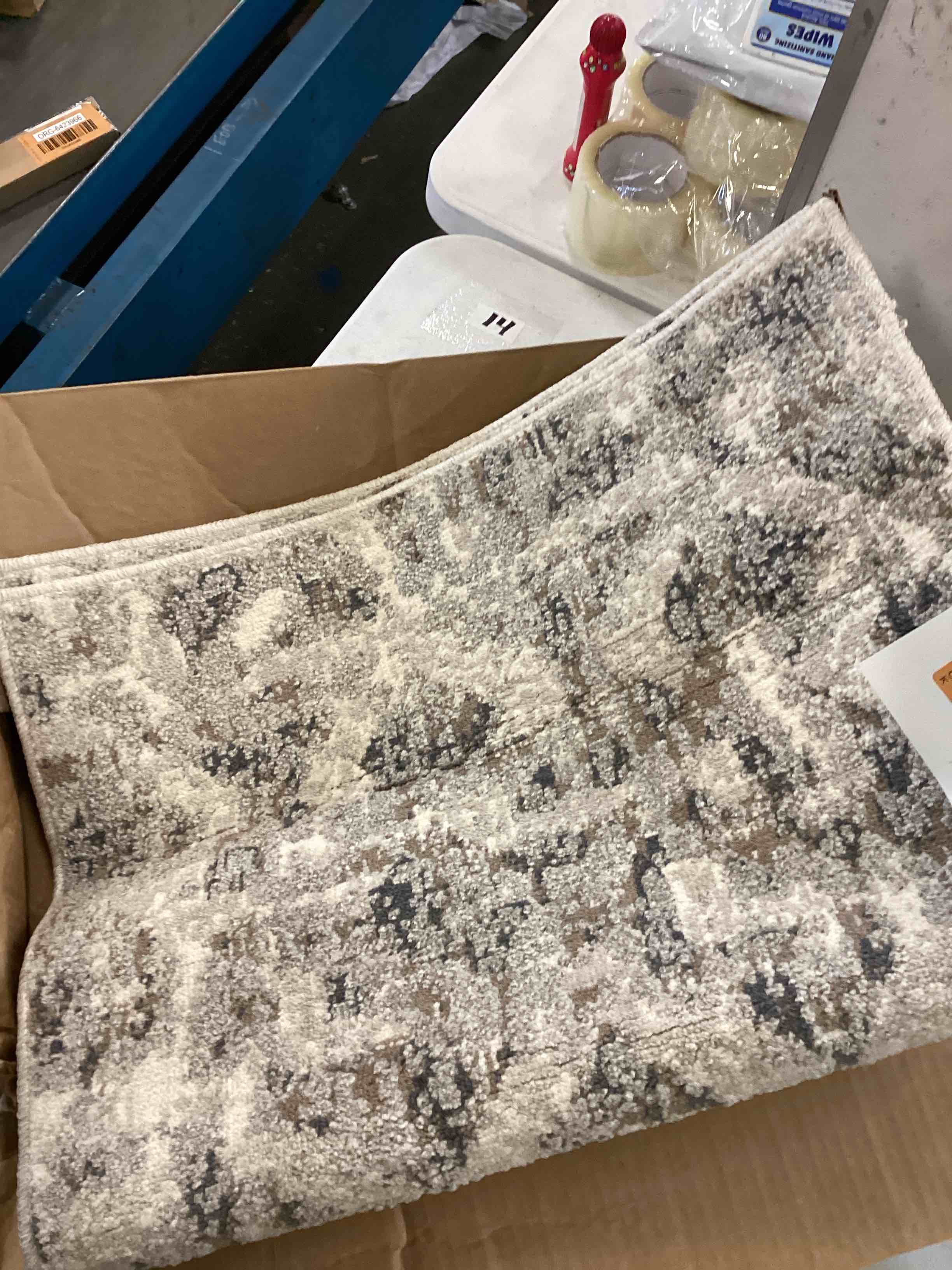 2'x3' Eliot Geo Scatter Area Rug Tan/Beige/Gray - Threshold™