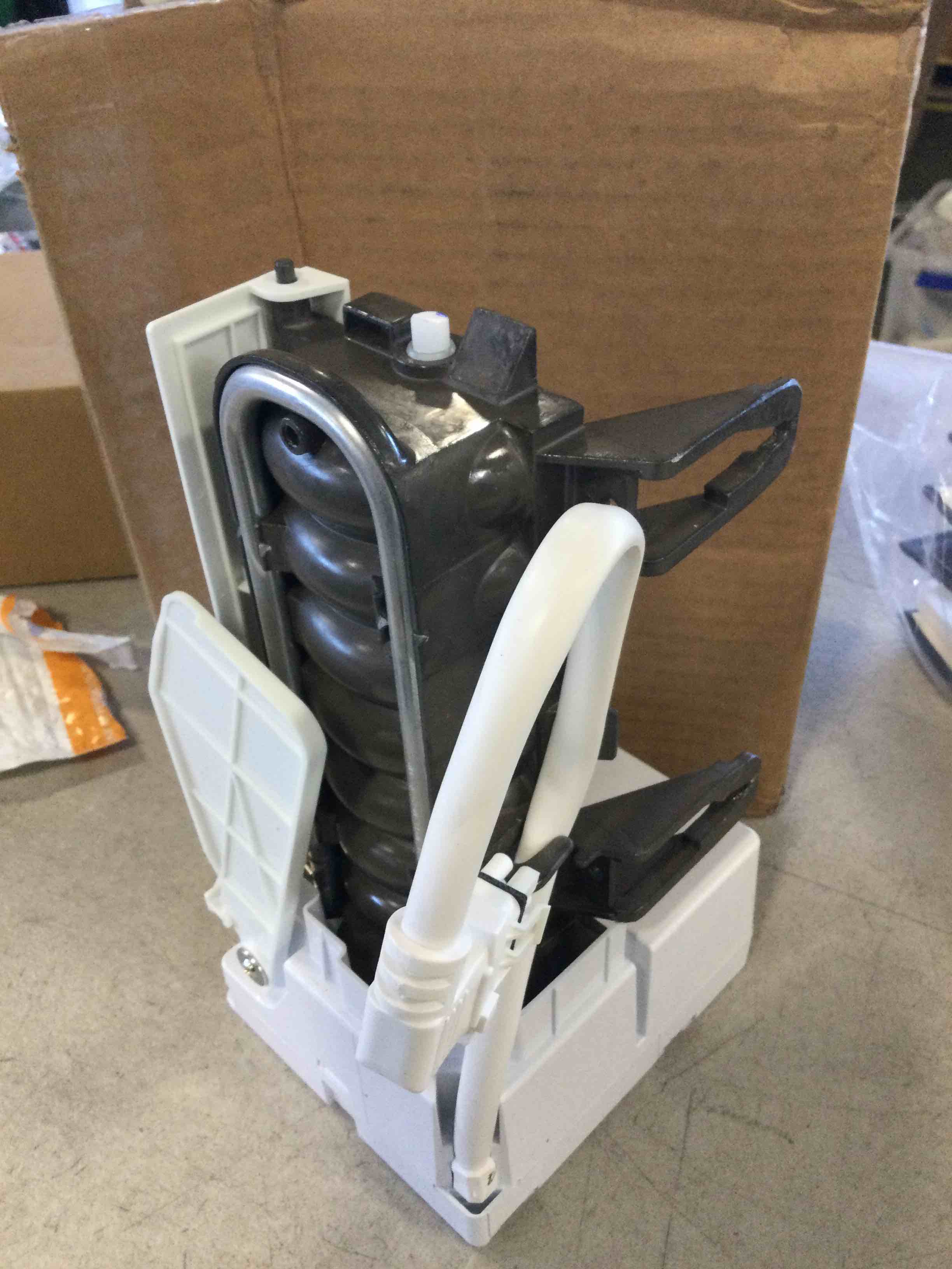 https://s3.amazonaws.com/lotting-images-prod/bidfta/_1718211797425.jpeg