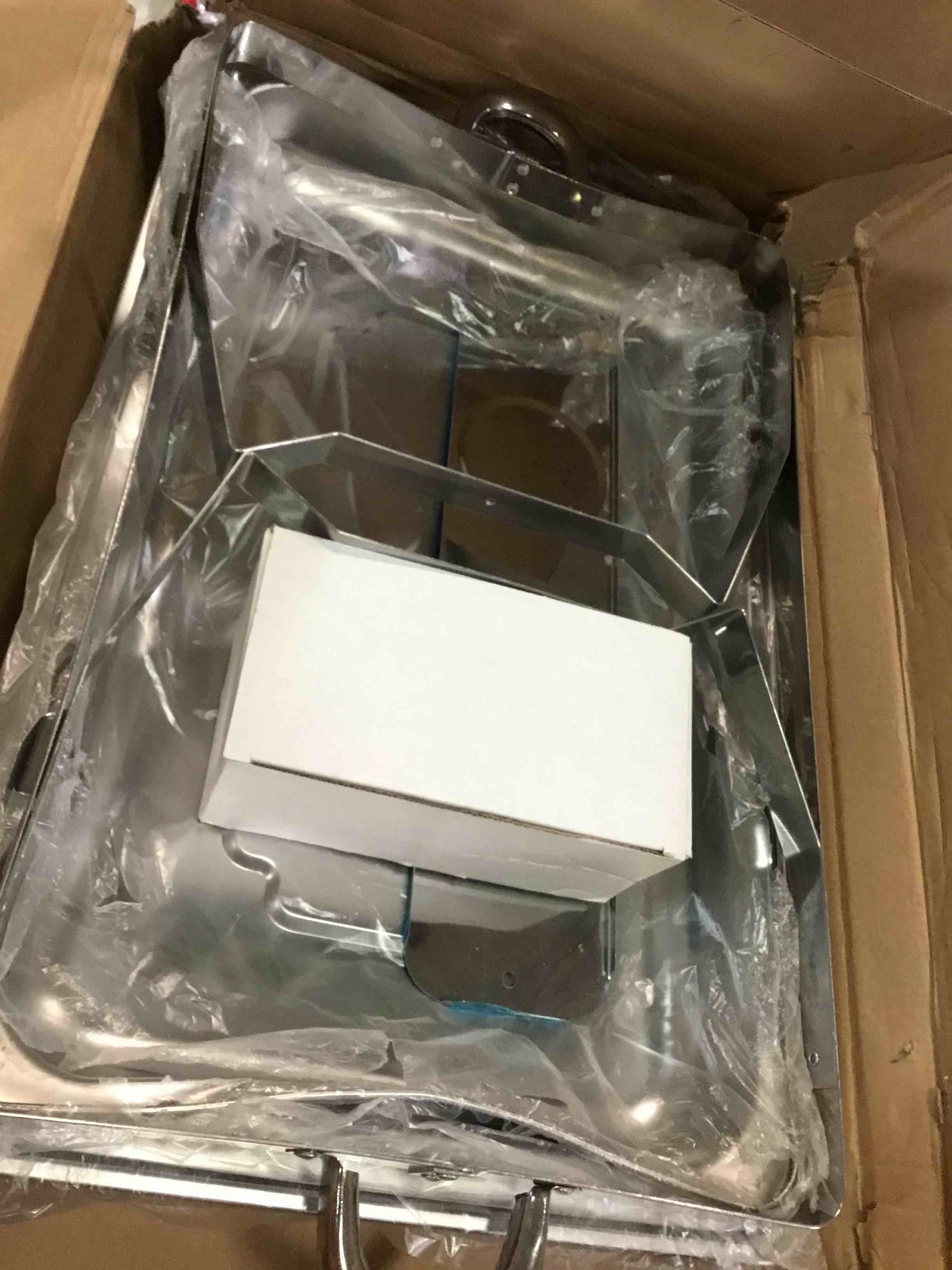 https://s3.amazonaws.com/lotting-images-prod/bidfta/_1718213682191.jpeg