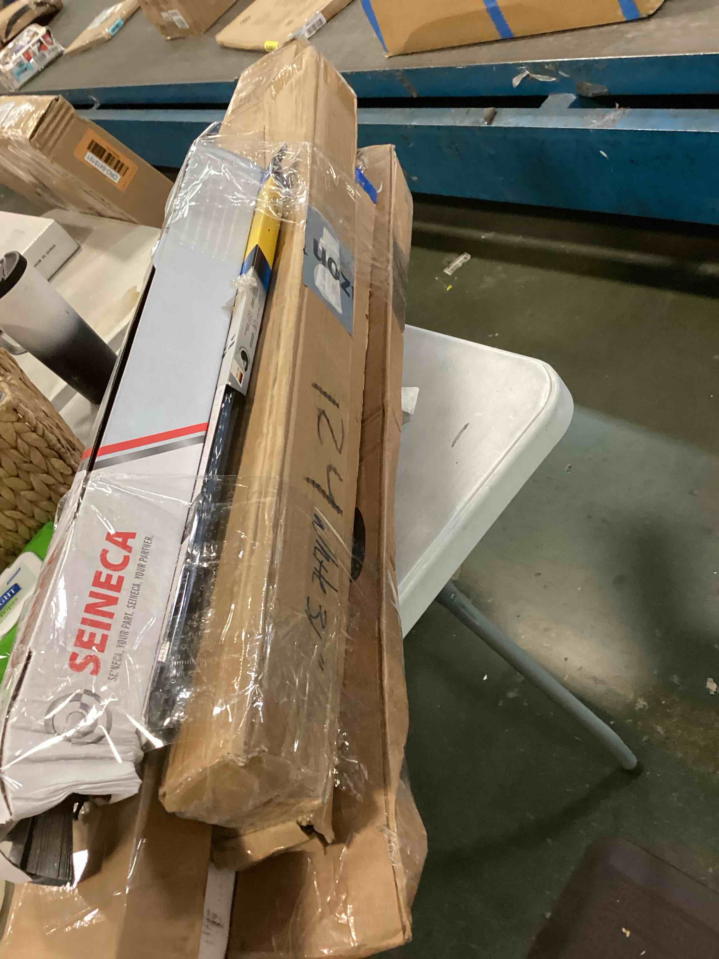 https://s3.amazonaws.com/lotting-images-prod/bidfta/_1718220642094.jpeg