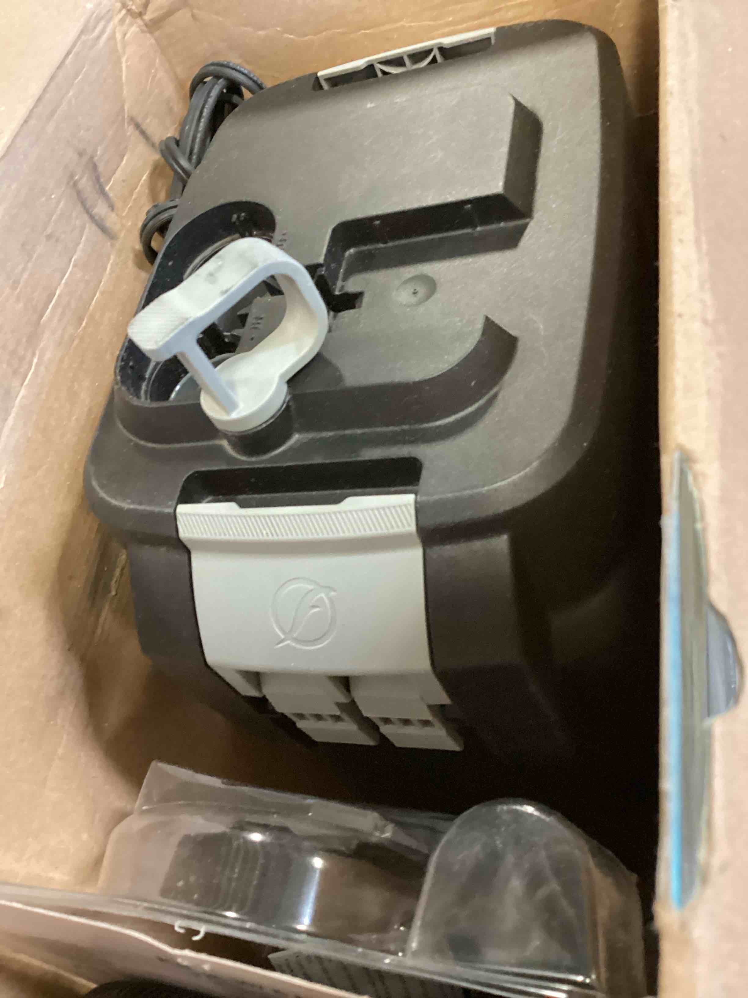 https://s3.amazonaws.com/lotting-images-prod/bidfta/_1718308656449.jpeg