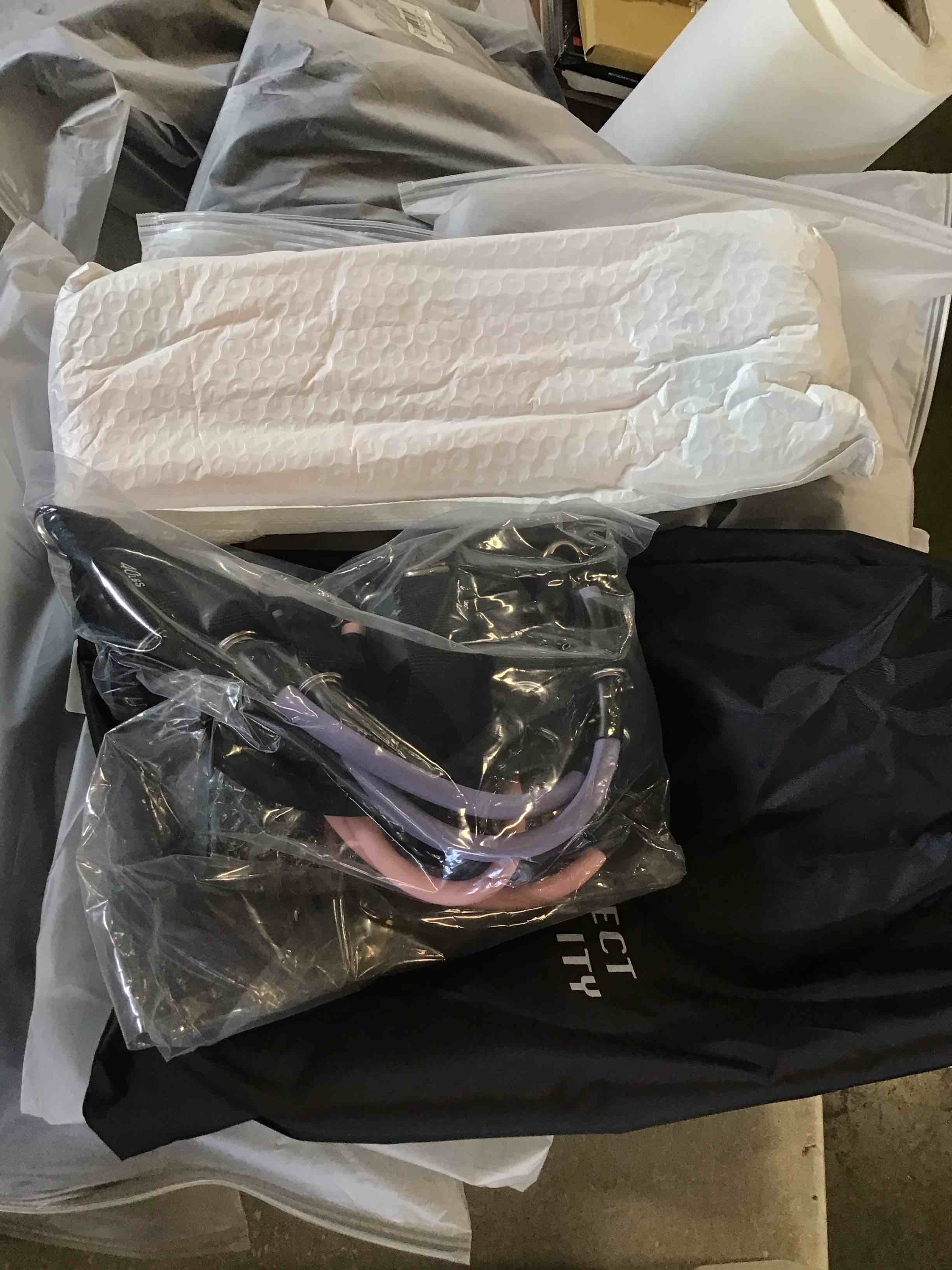 https://s3.amazonaws.com/lotting-images-prod/bidfta/_1718630966072.jpeg