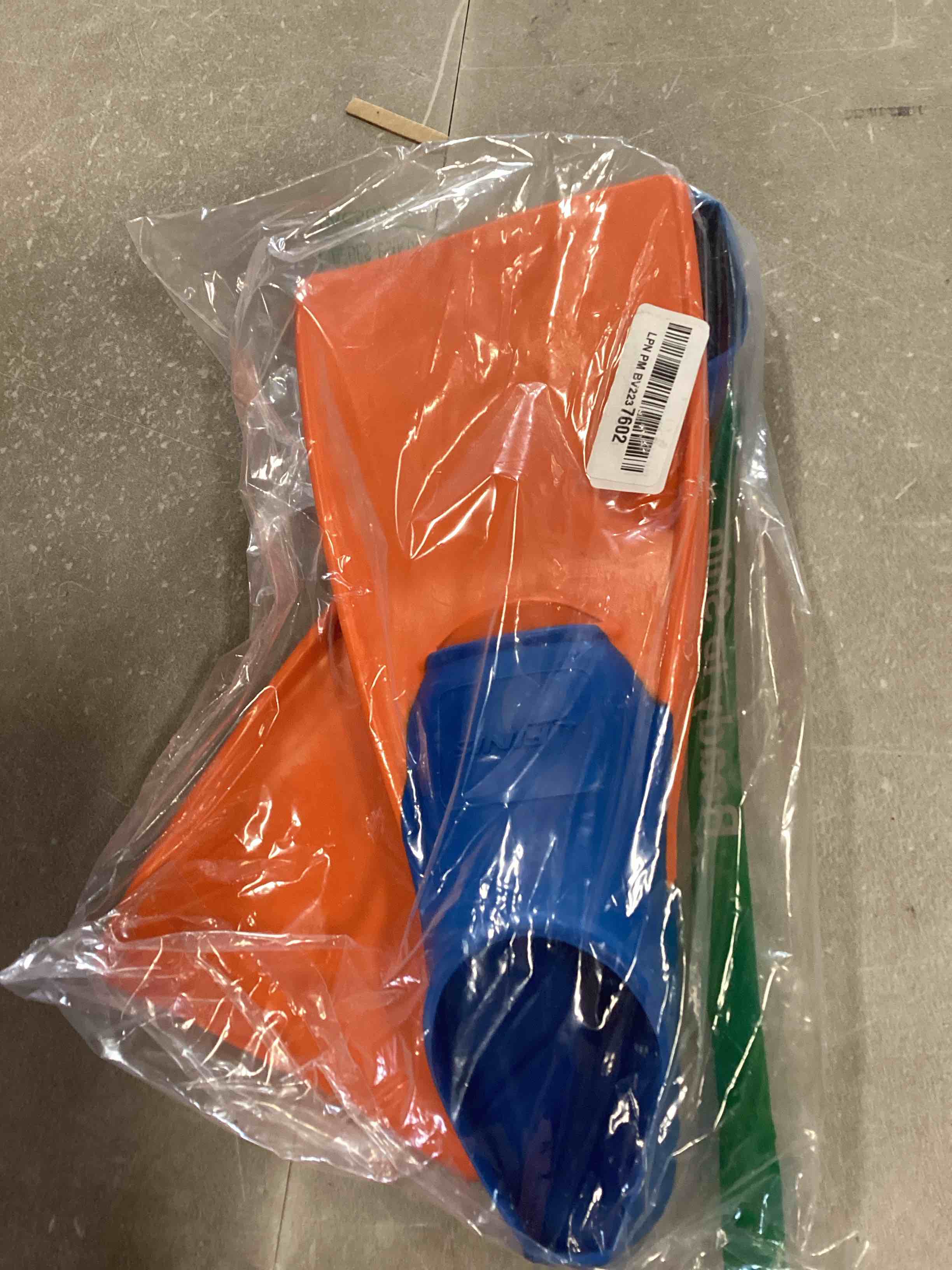 FINIS Long Floating Fins for Swimming and Snorkeling  Blue/Orange  XXS (Jr. 11-1)