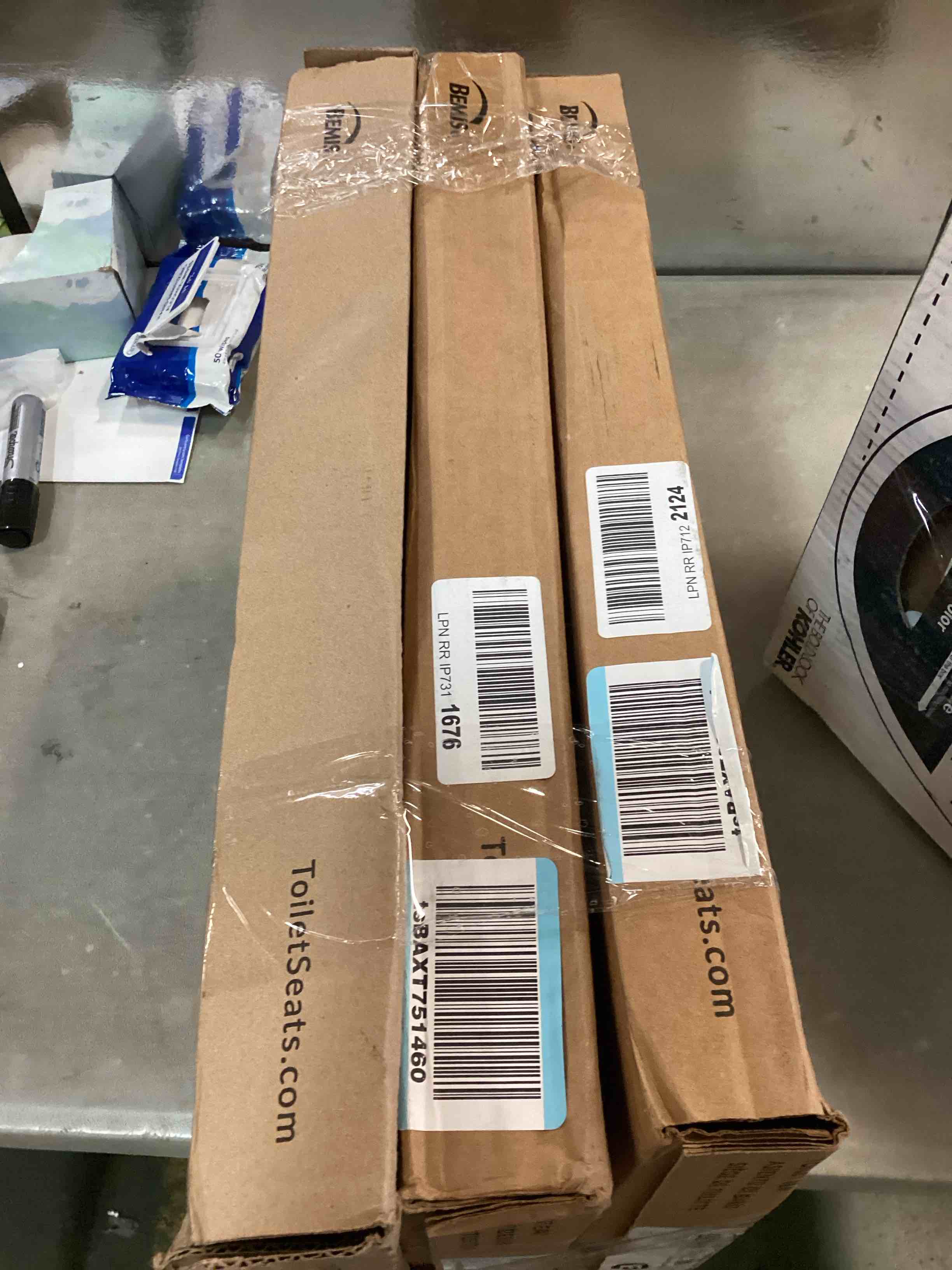 https://s3.amazonaws.com/lotting-images-prod/bidfta/_1719322622515.jpeg