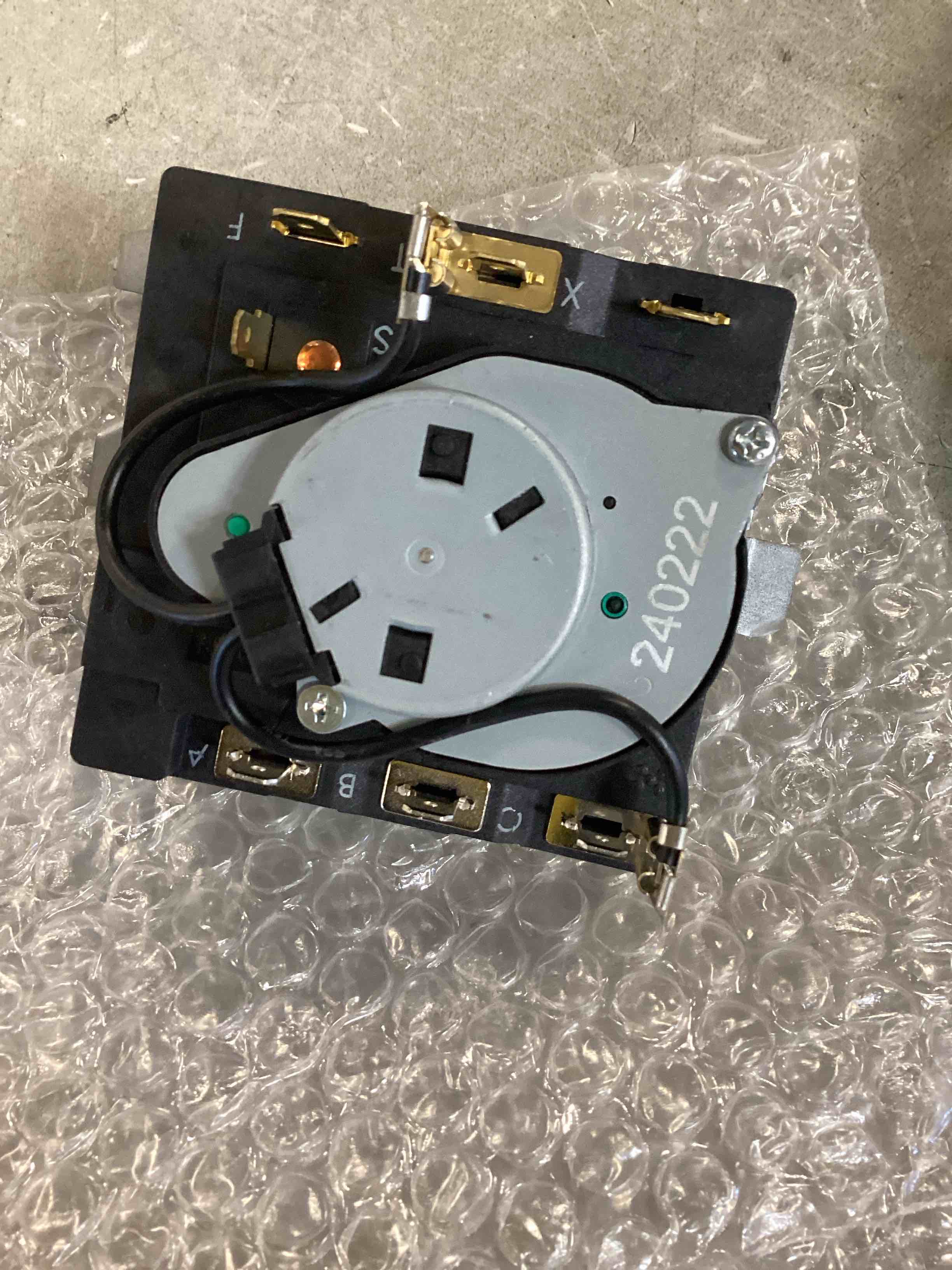 https://s3.amazonaws.com/lotting-images-prod/bidfta/_1719846355279.jpeg