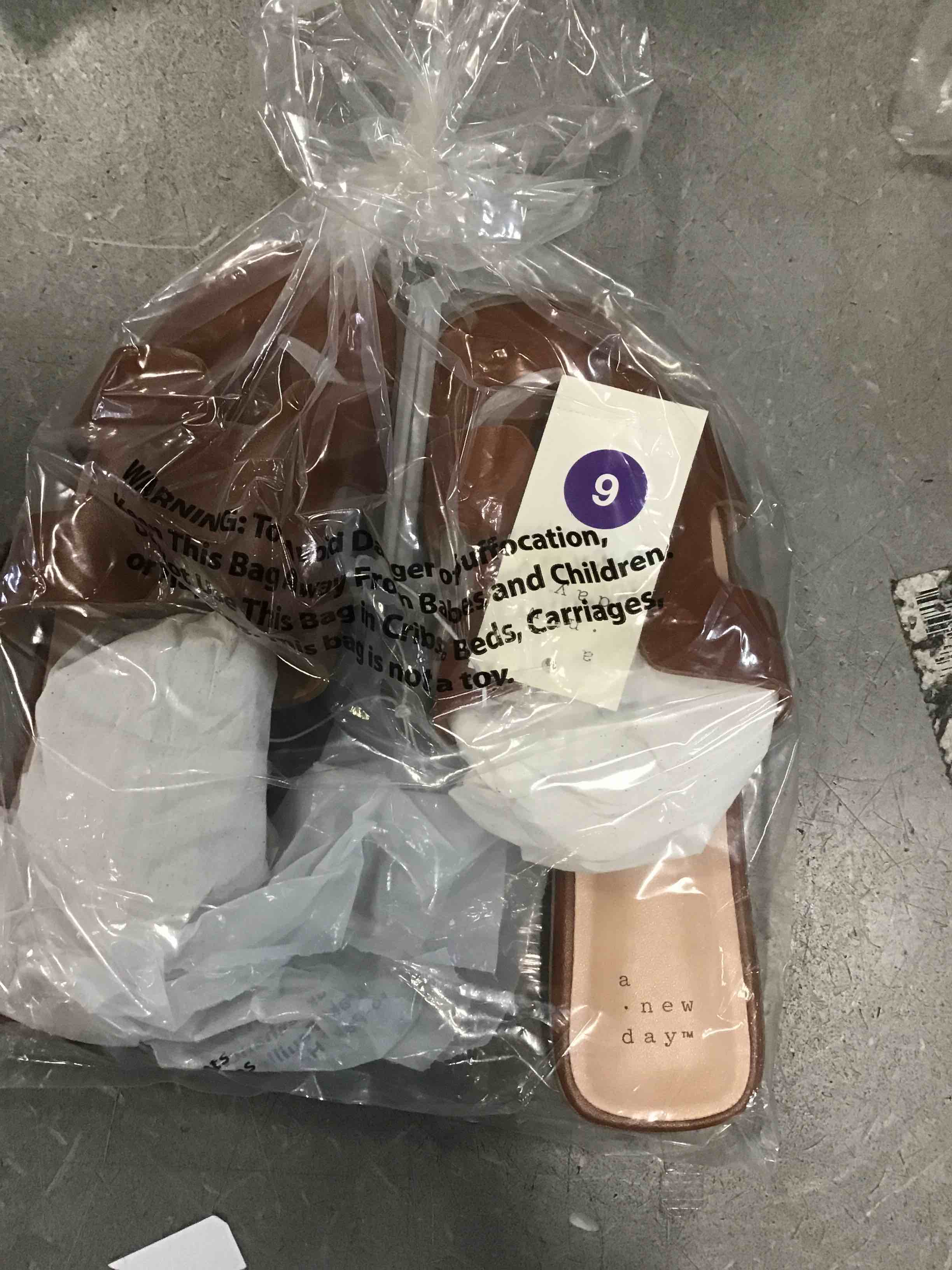 https://s3.amazonaws.com/lotting-images-prod/bidfta/_1720713104396.jpeg
