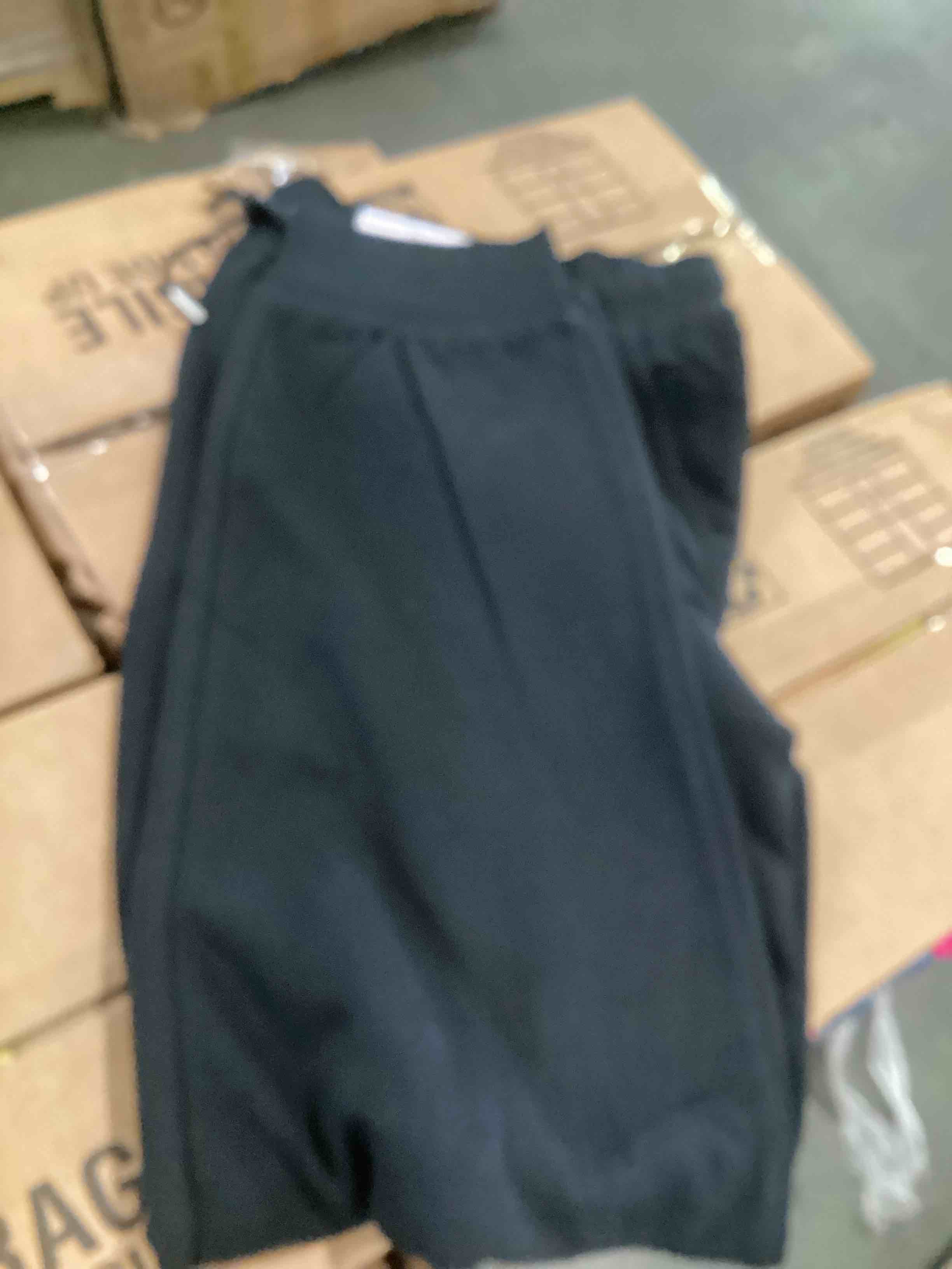 https://s3.amazonaws.com/lotting-images-prod/bidfta/_1720726410404.jpeg