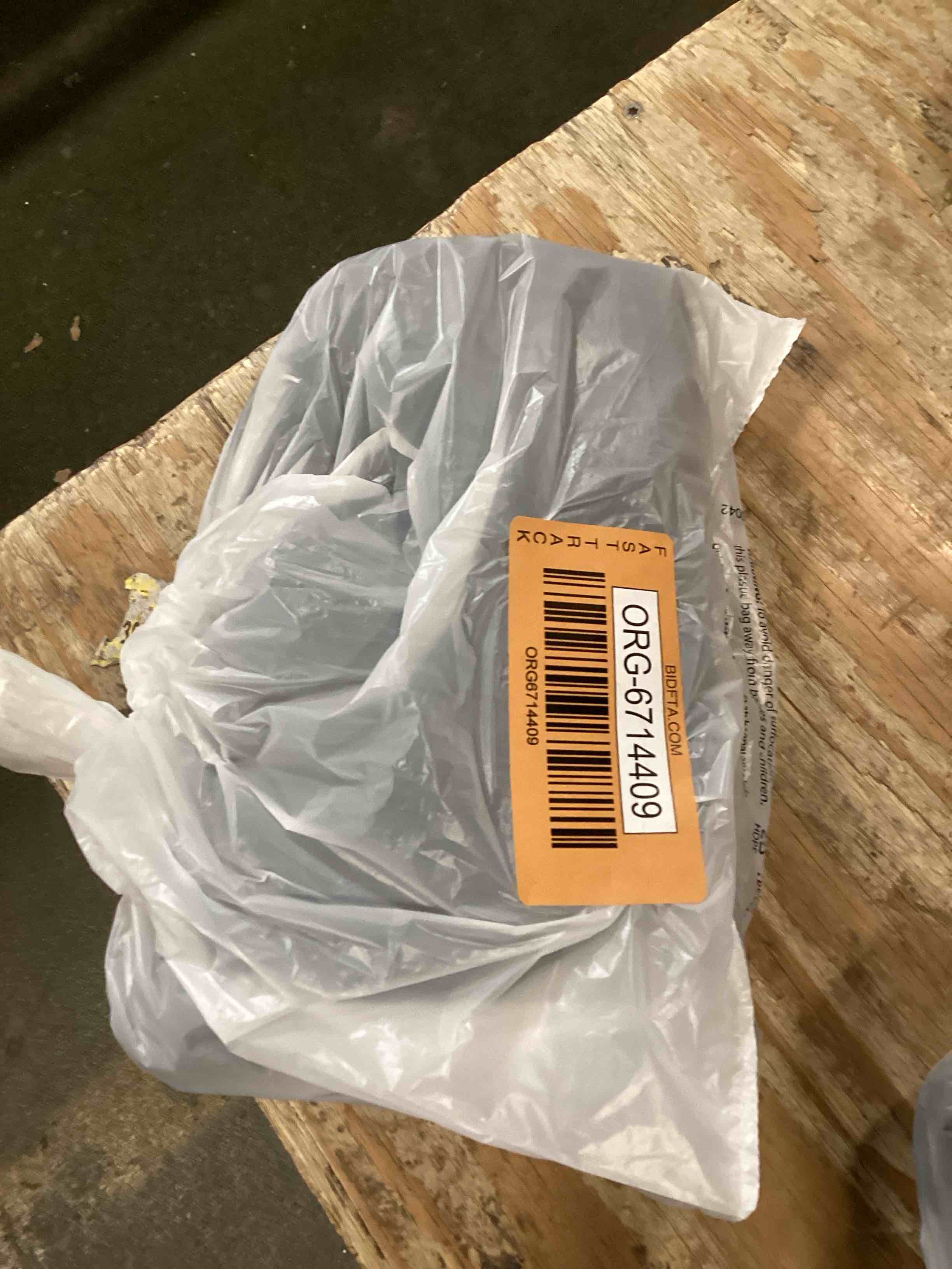 https://s3.amazonaws.com/lotting-images-prod/bidfta/_1720726645336.jpeg