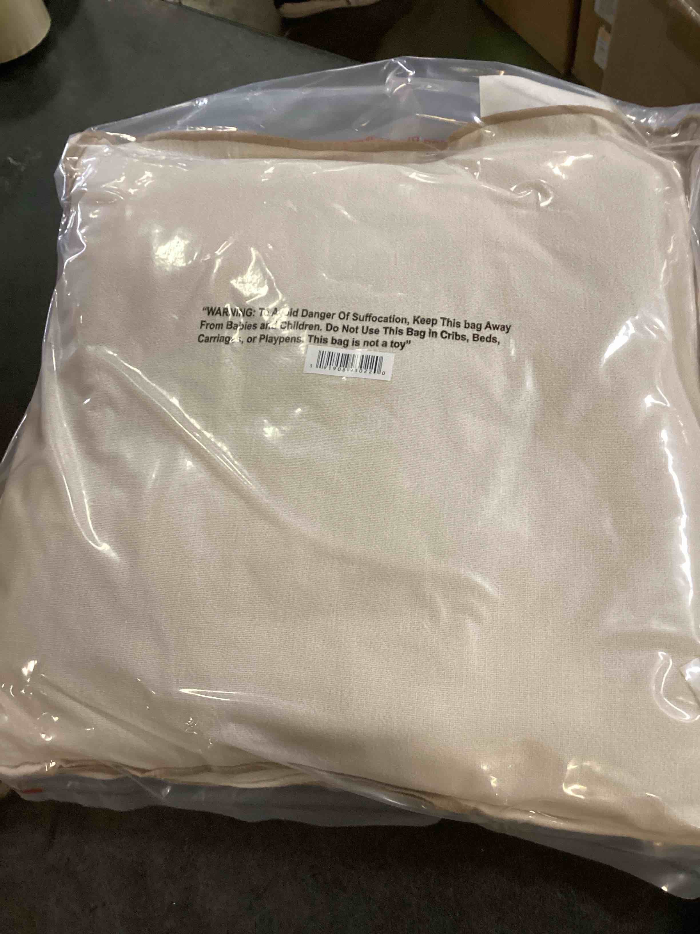 https://s3.amazonaws.com/lotting-images-prod/bidfta/_1721328875258.jpeg