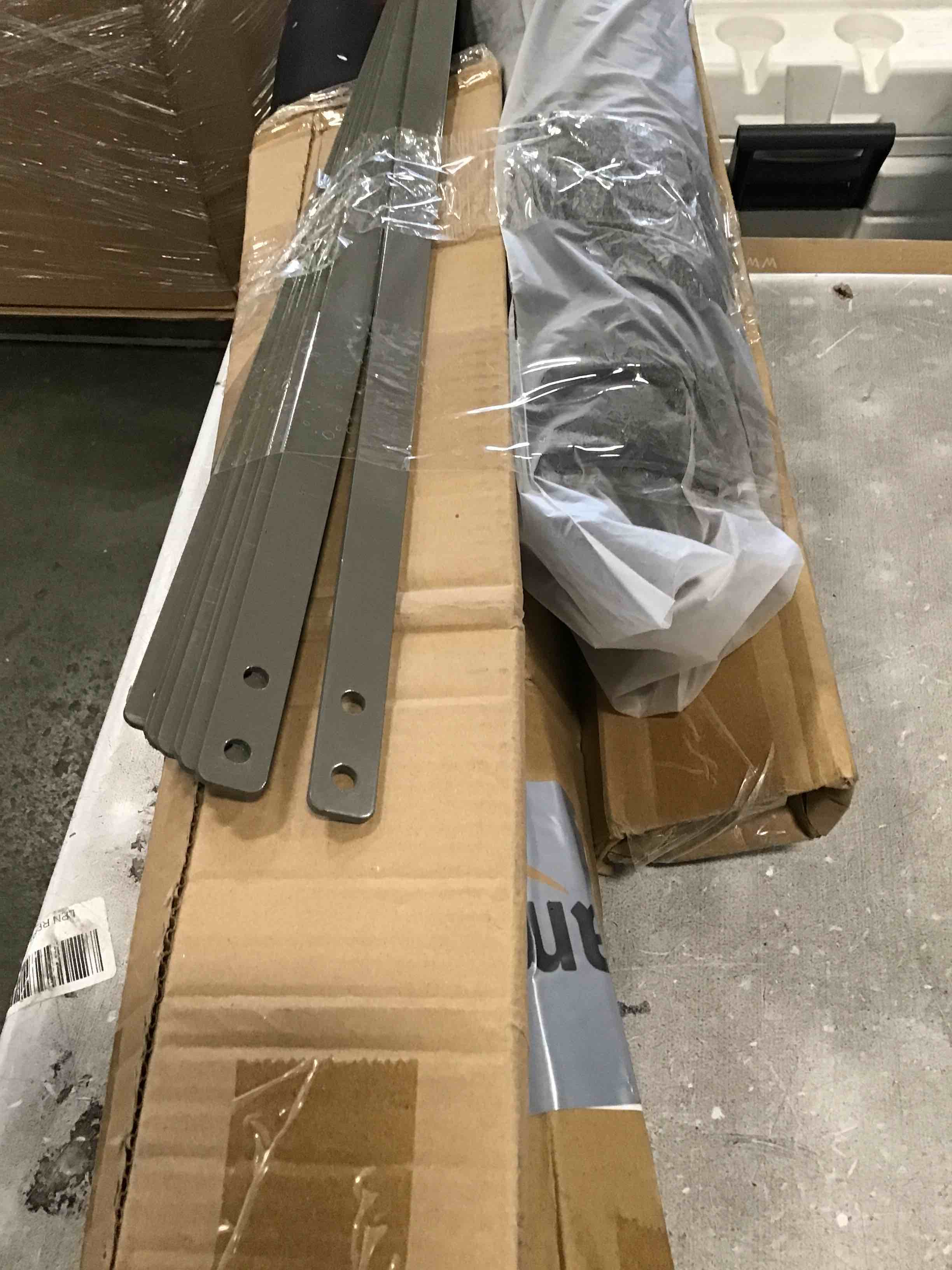https://s3.amazonaws.com/lotting-images-prod/bidfta/_1721493911459.jpeg