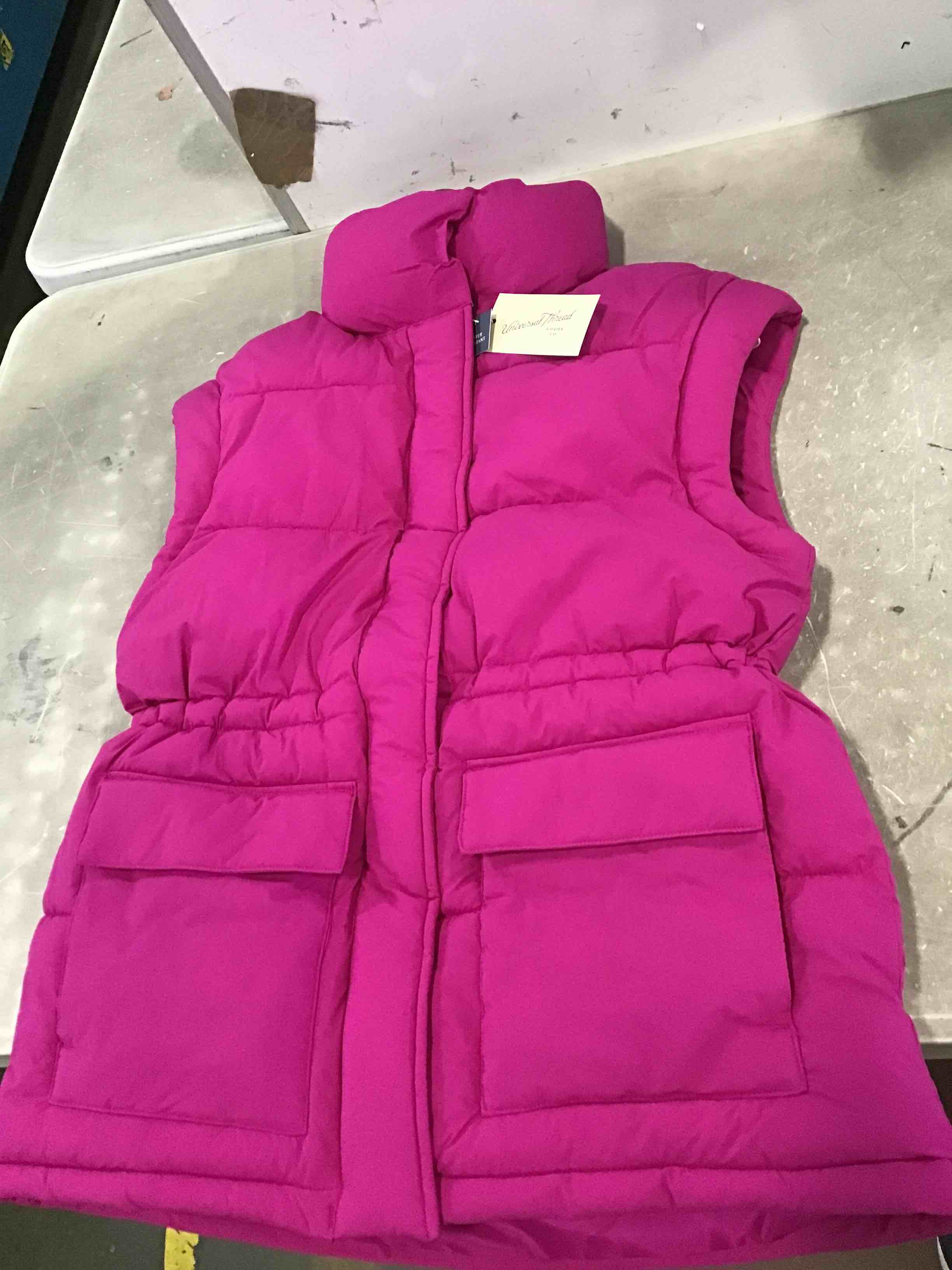 https://s3.amazonaws.com/lotting-images-prod/bidfta/_1722018278835.jpeg