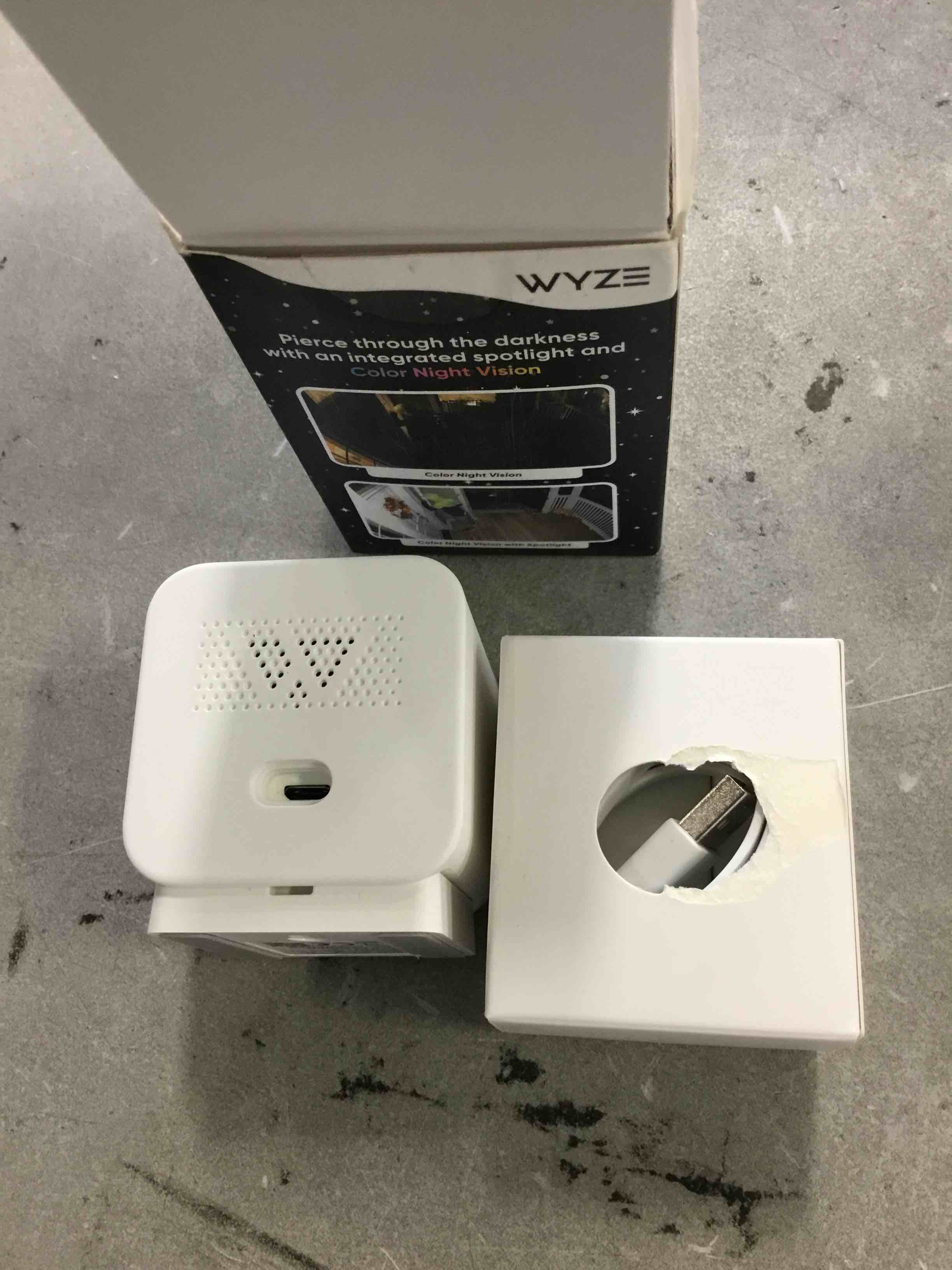 https://s3.amazonaws.com/lotting-images-prod/bidfta/_1722947440428.jpeg