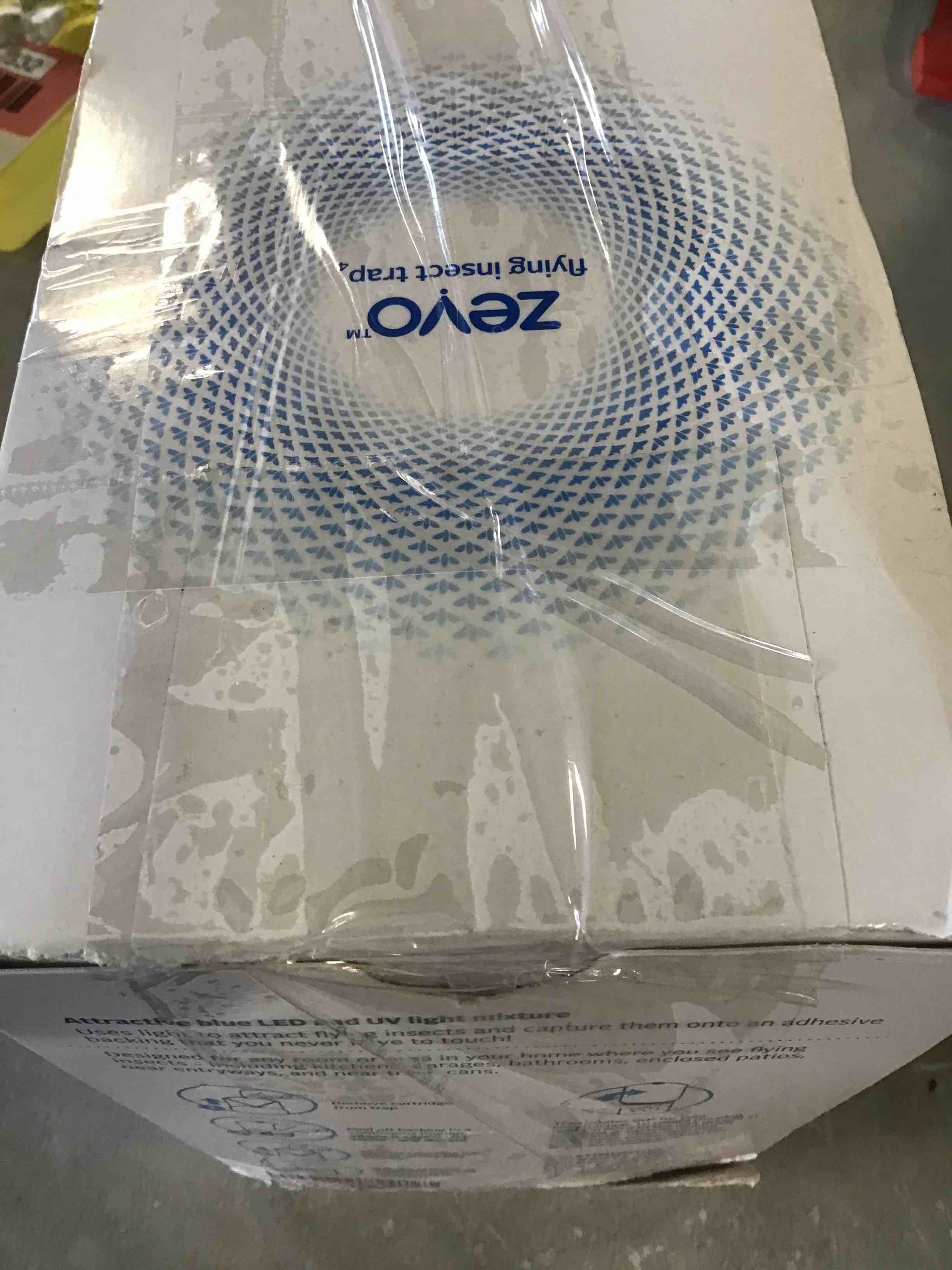 Zevo Flying Insect Trap, Fly Trap, Fruit Fly Trap (2 Plugin Bases + 2