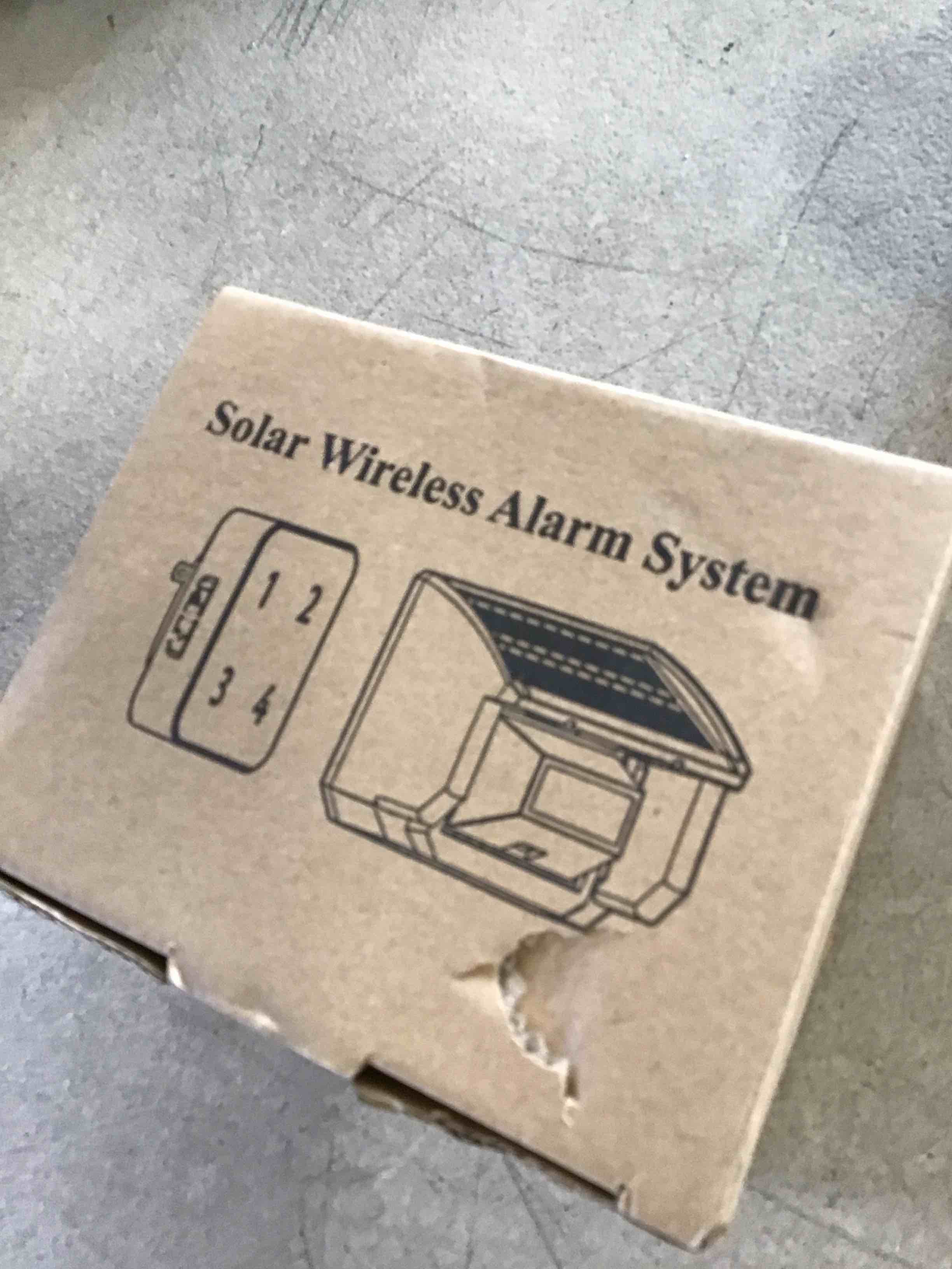 https://s3.amazonaws.com/lotting-images-prod/bidfta/_1724070253052.jpeg